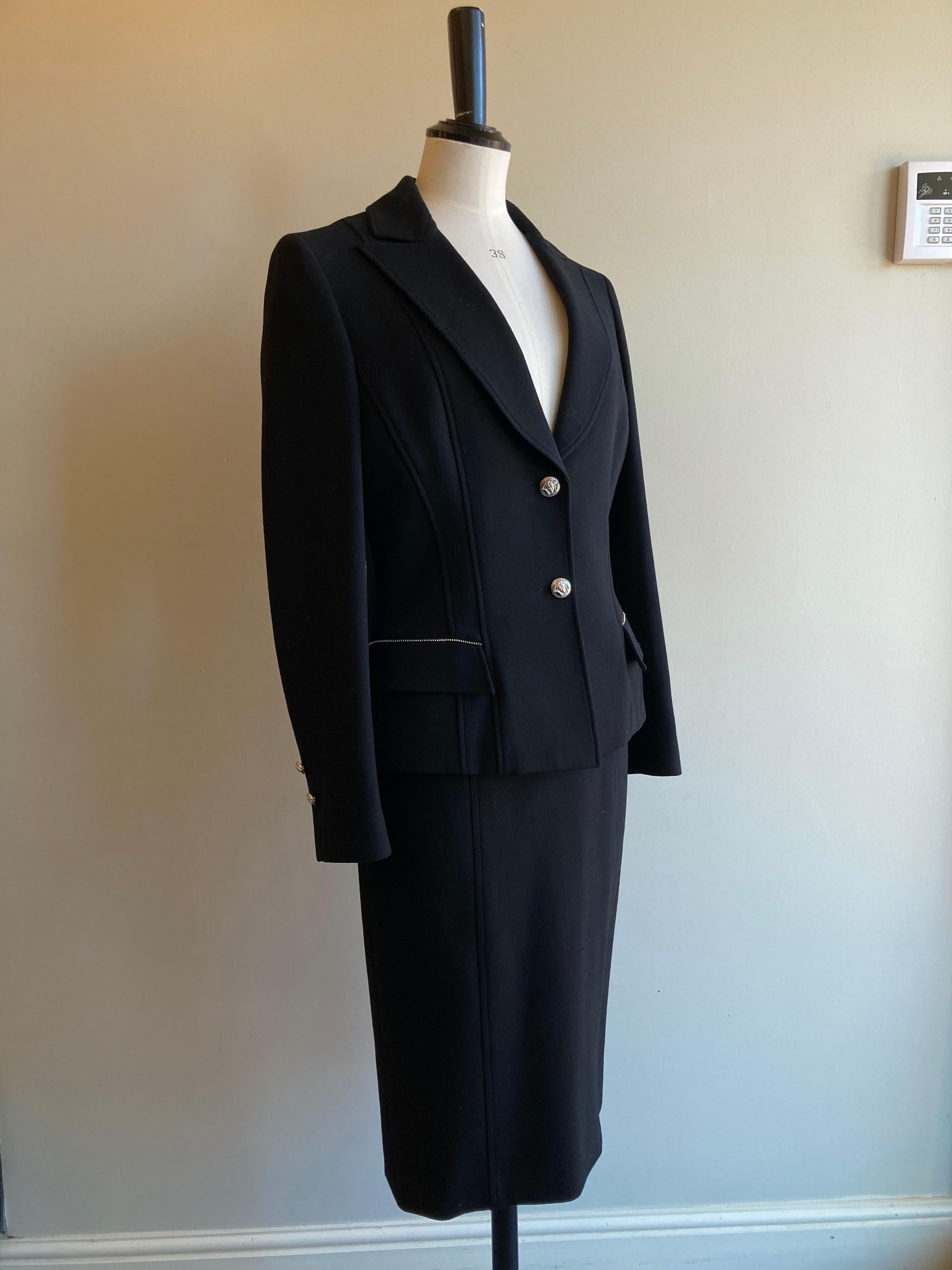 Vintage Zipped Skirt Suit In Good Condition For Sale In Glasgow, GB