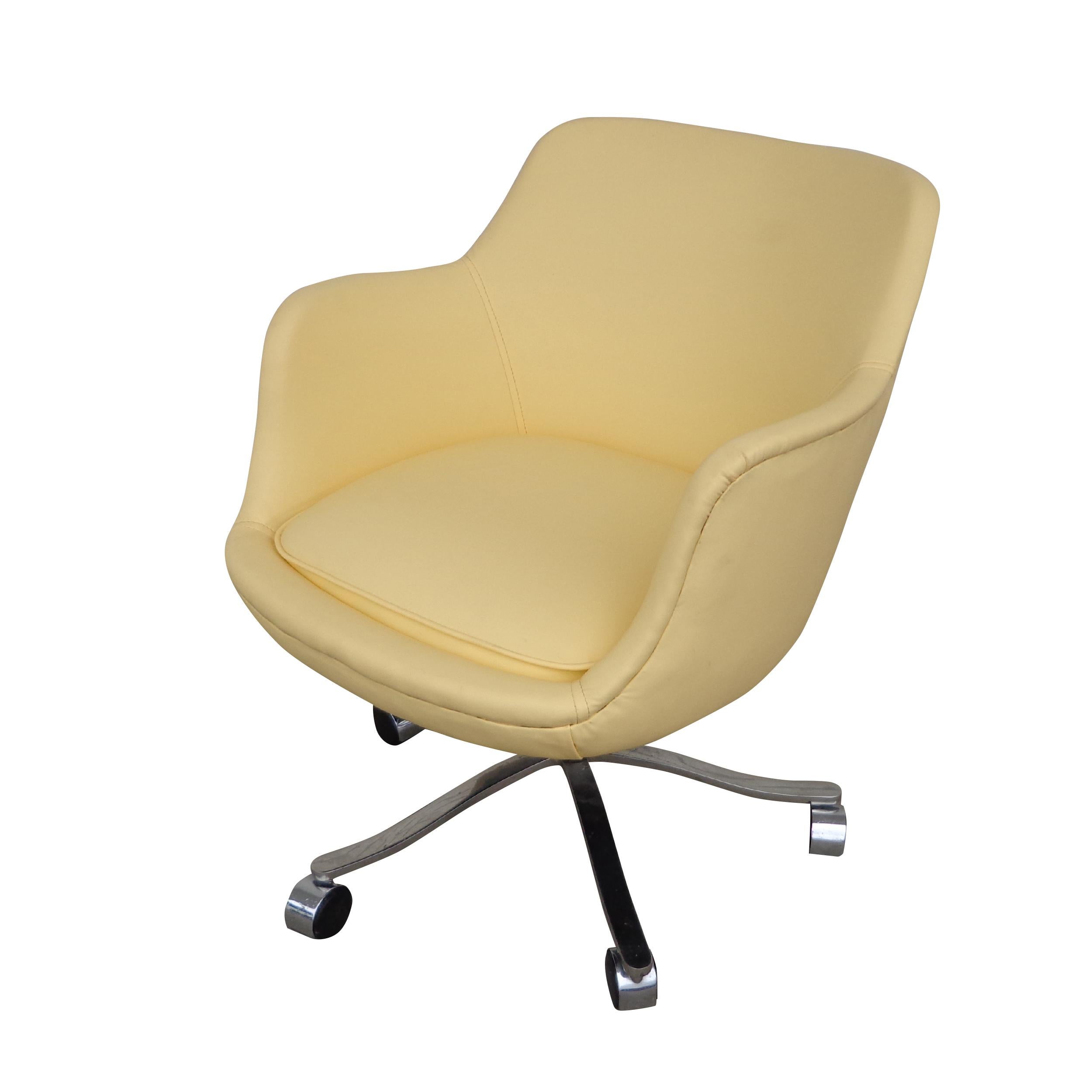 Vintage Zographos Alpha Bucket Chair Restored with New Vegan Ultra Leather In Good Condition For Sale In Pasadena, TX
