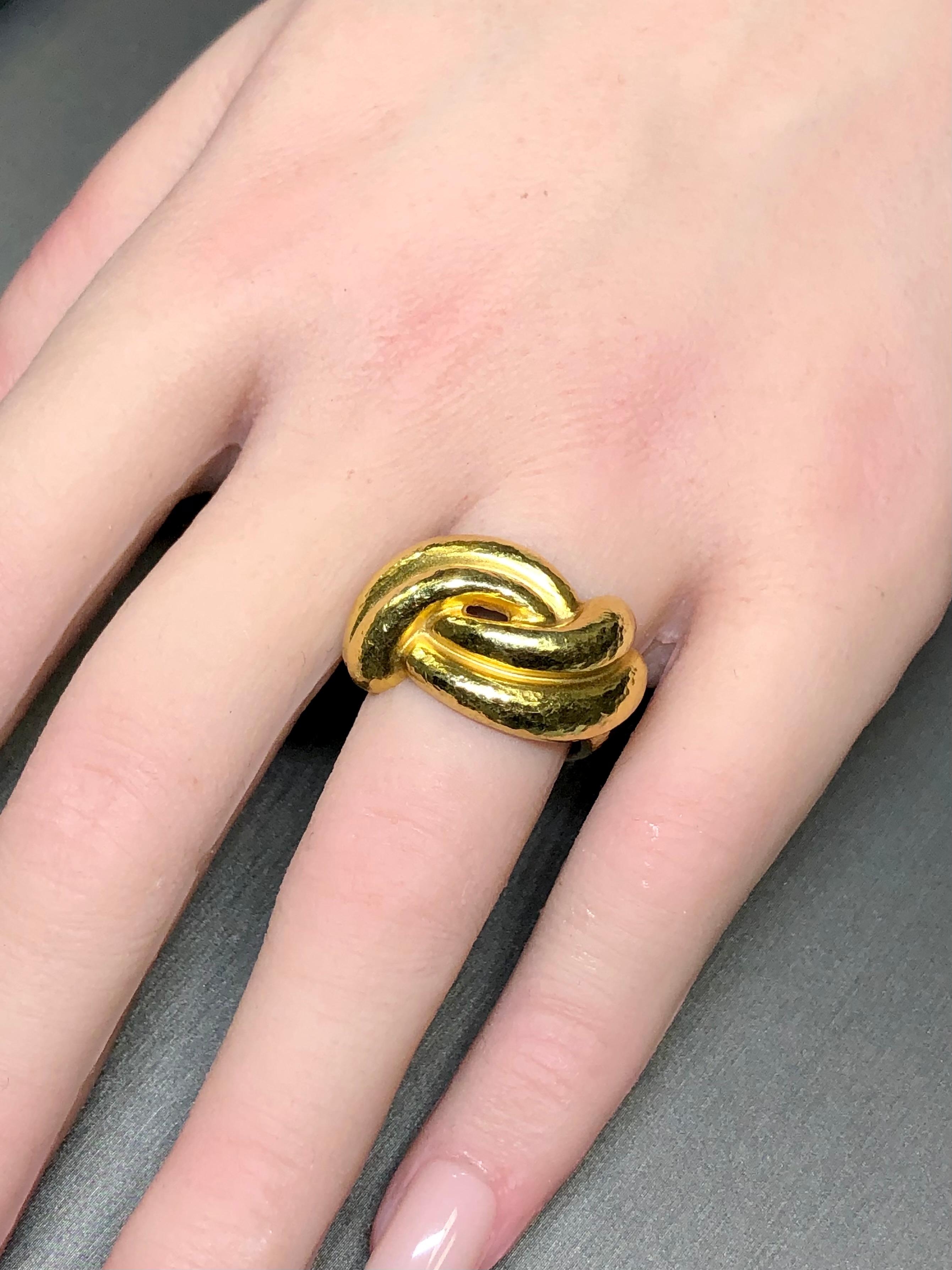 Vintage ZOLOTAS 22K Gold Hammered Finish Knot Cocktail Ring Sz 7.75 For Sale 3