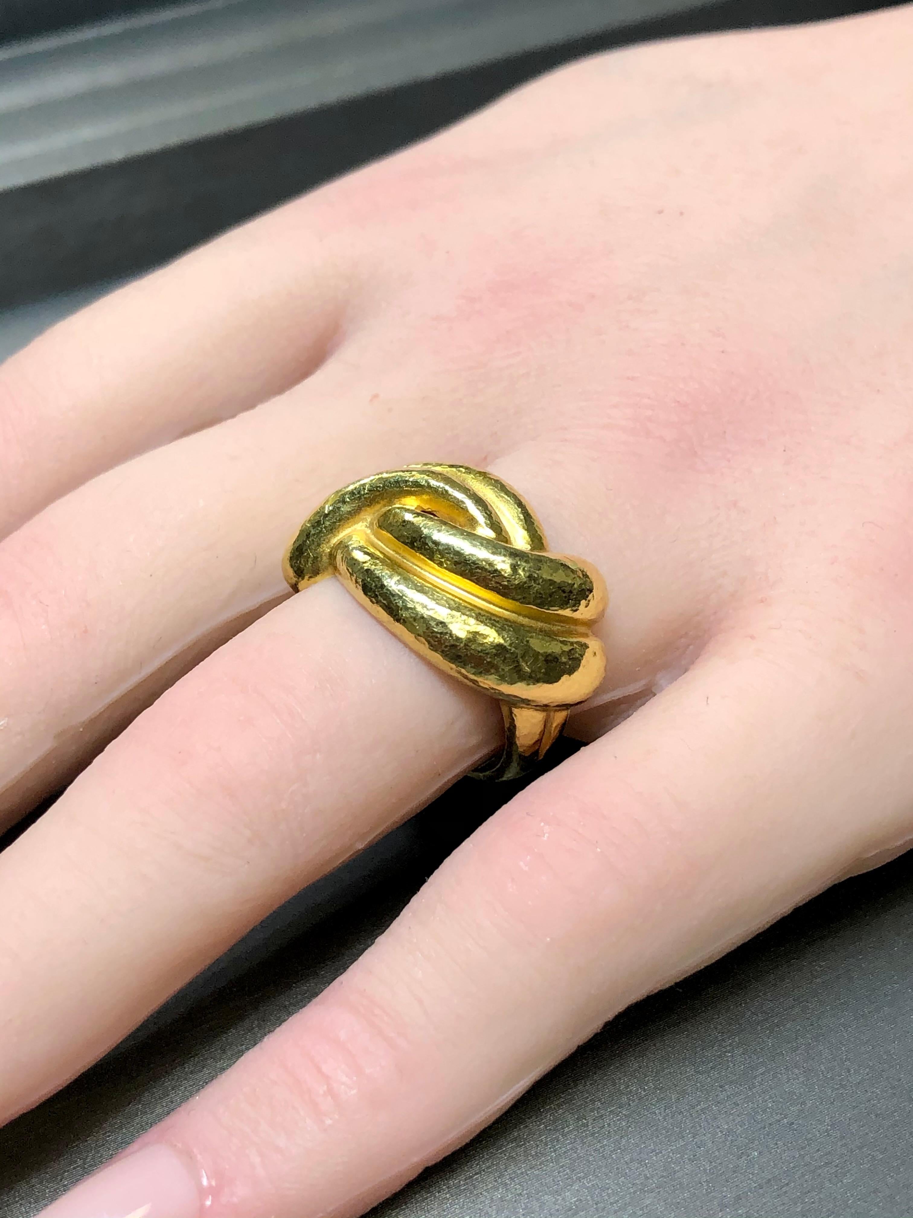 Vintage ZOLOTAS 22K Gold Hammered Finish Knot Cocktail Ring Sz 7.75 For Sale 4