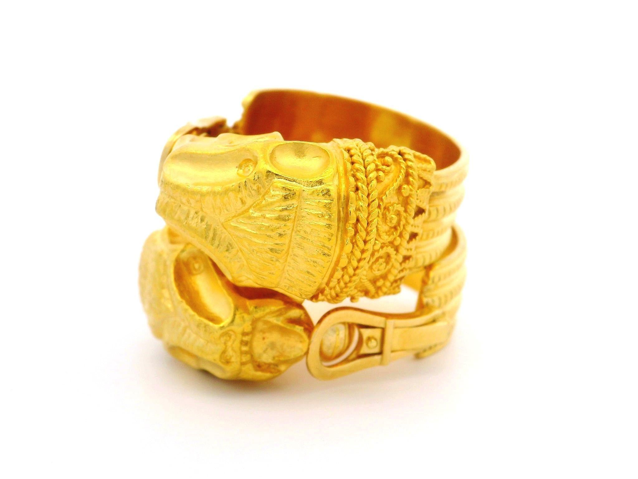 Vintage Zolotas 22k Yellow Gold Detailed Chimera Lion Wide Cuff Clip On Earrings For Sale 6