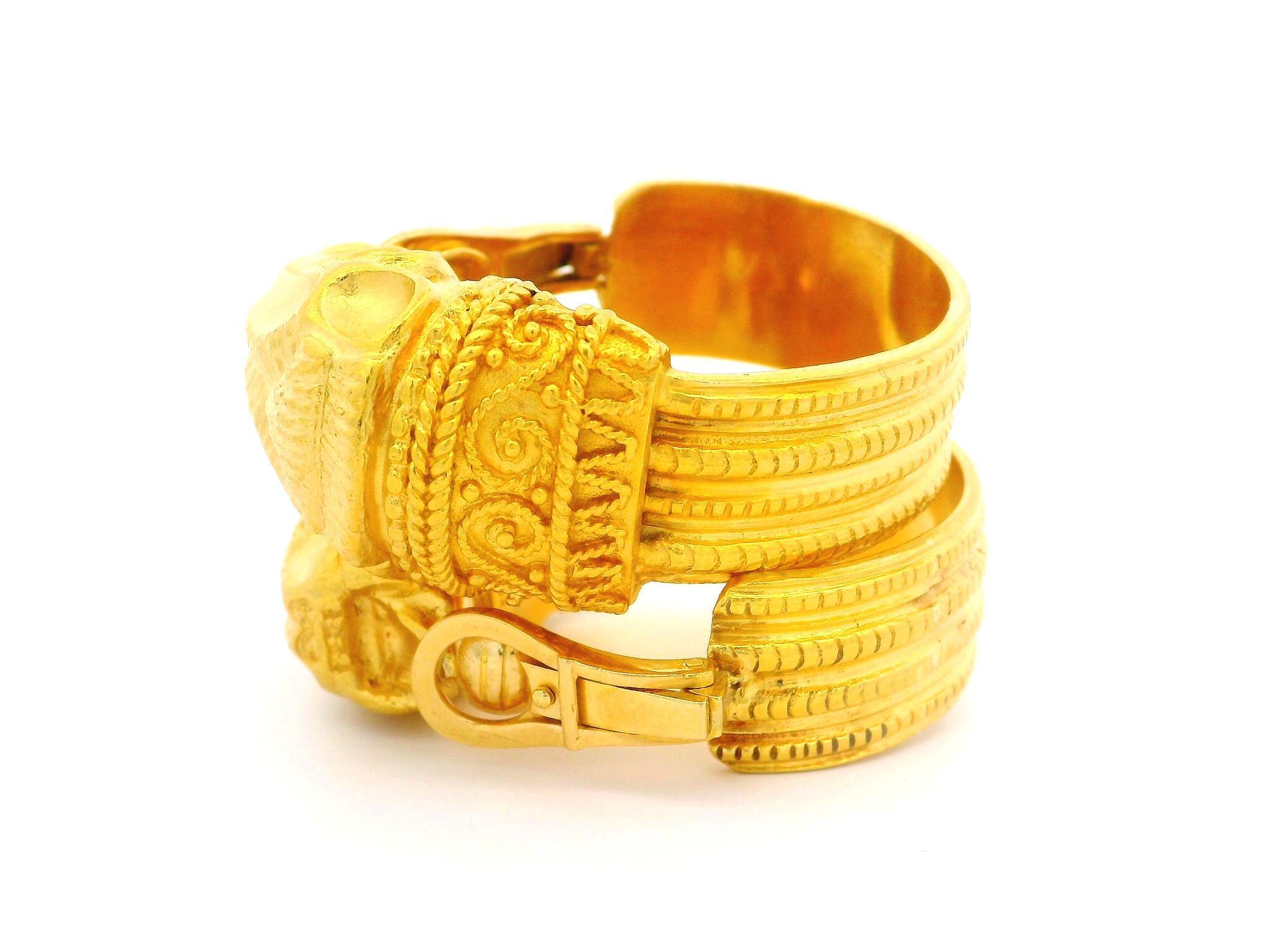 Vintage Zolotas 22k Yellow Gold Detailed Chimera Lion Wide Cuff Clip On Earrings For Sale 8