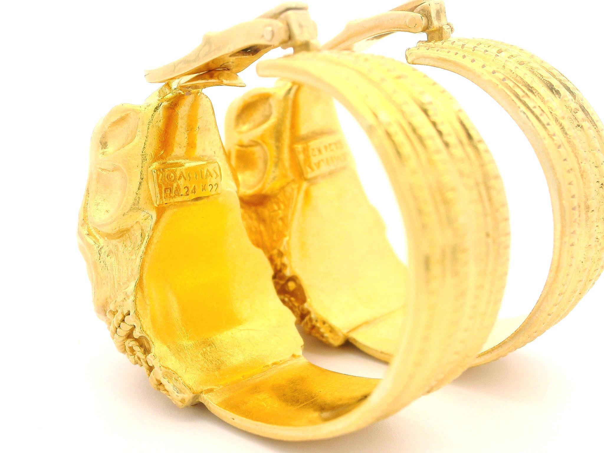 Vintage Zolotas 22k Yellow Gold Detailed Chimera Lion Wide Cuff Clip On Earrings For Sale 9