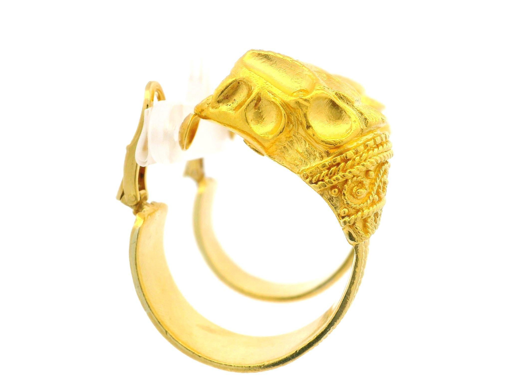 Vintage Zolotas 22k Yellow Gold Detailed Chimera Lion Wide Cuff Clip On Earrings For Sale 3