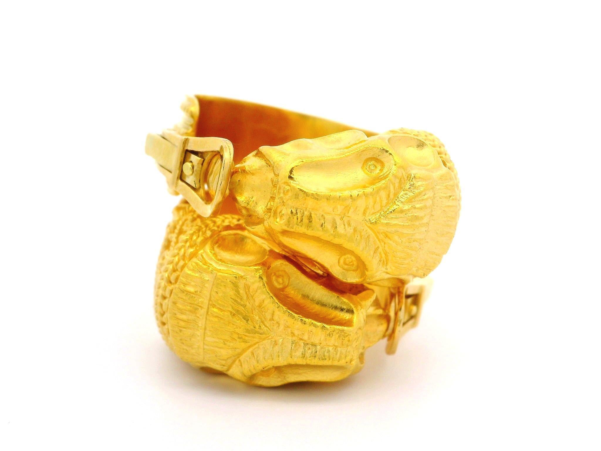 Vintage Zolotas 22k Yellow Gold Detailed Chimera Lion Wide Cuff Clip On Earrings For Sale 5