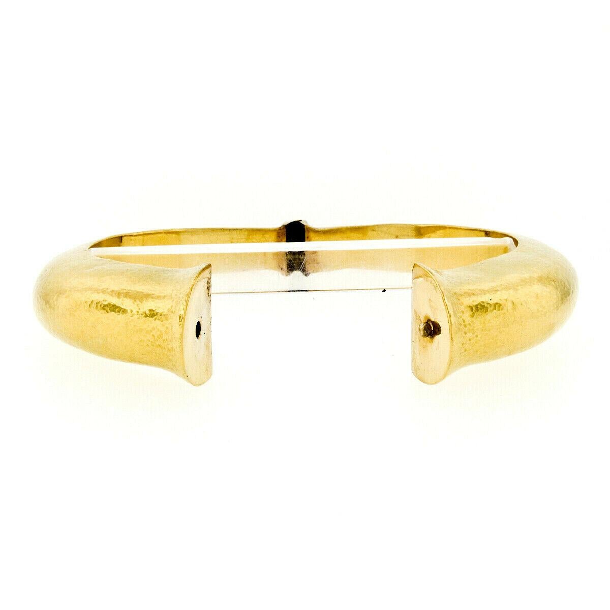 Women's or Men's Vintage ZOLOTAS 22 Karat Yellow Gold Heavy Hammered Hinged Bangle Bracelet 88g
