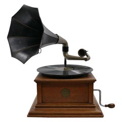 Antique Zonophone Gramophone, Early 20th Century