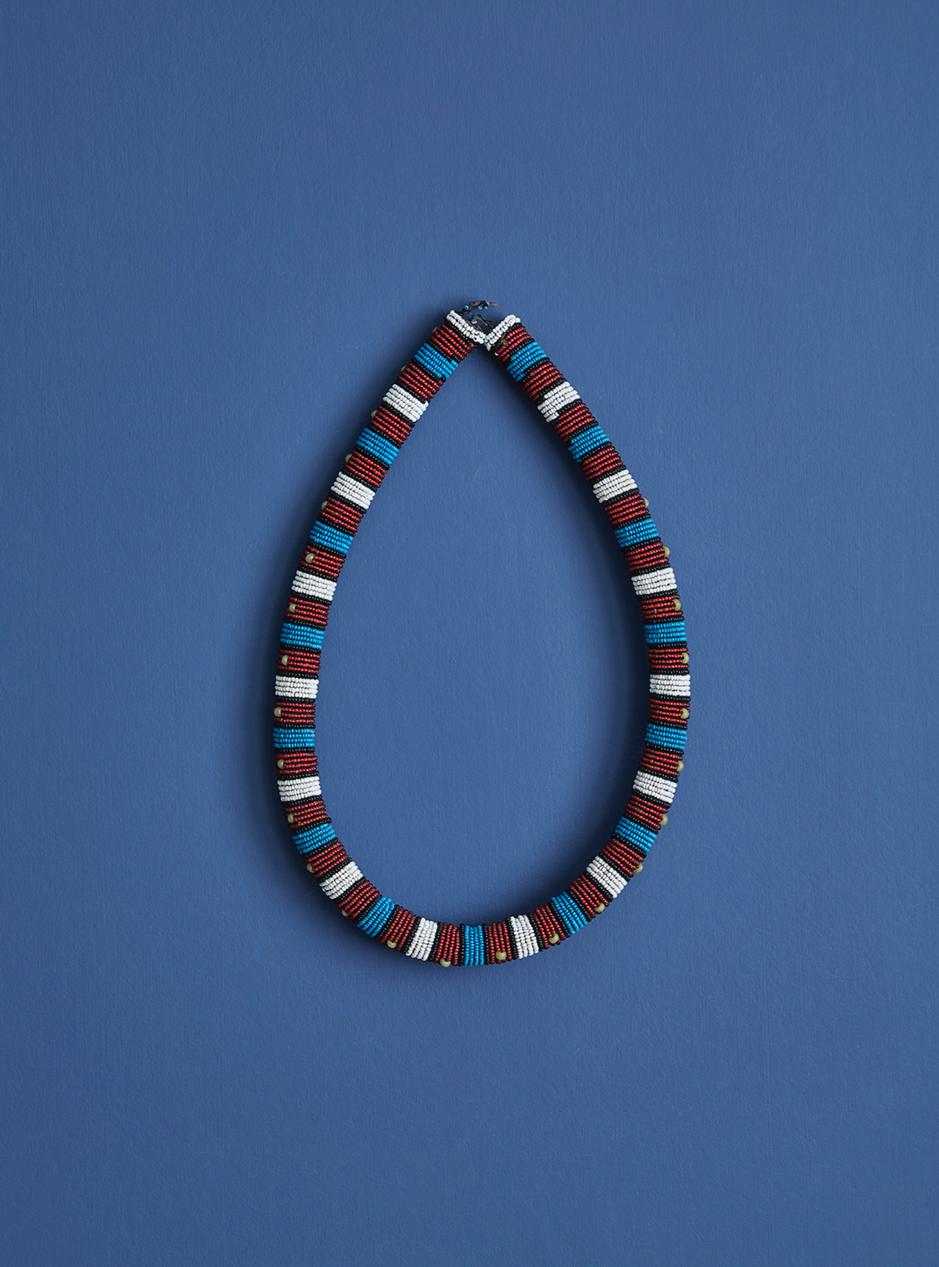 Africa, early 20th century.

South African Zulu beaded collar. 

Measures: H 80 x Ø 2.2 cm.