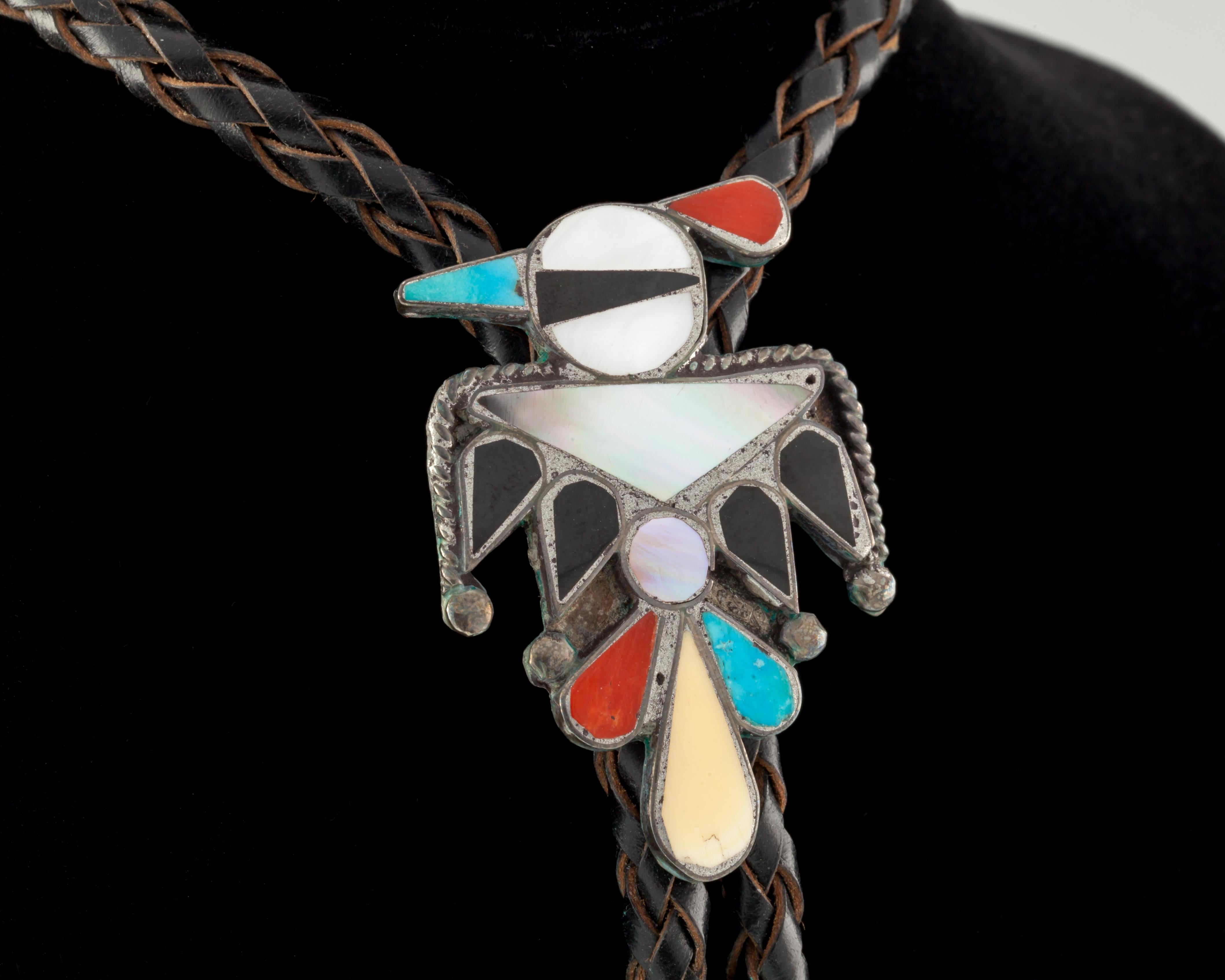 Vintage Zuni Handcrafted Sterling Silber & Inlay Vogel w / Brown Leder Bolo Krawatte (Indigene Kunst (Nord-/Südamerika)) im Angebot