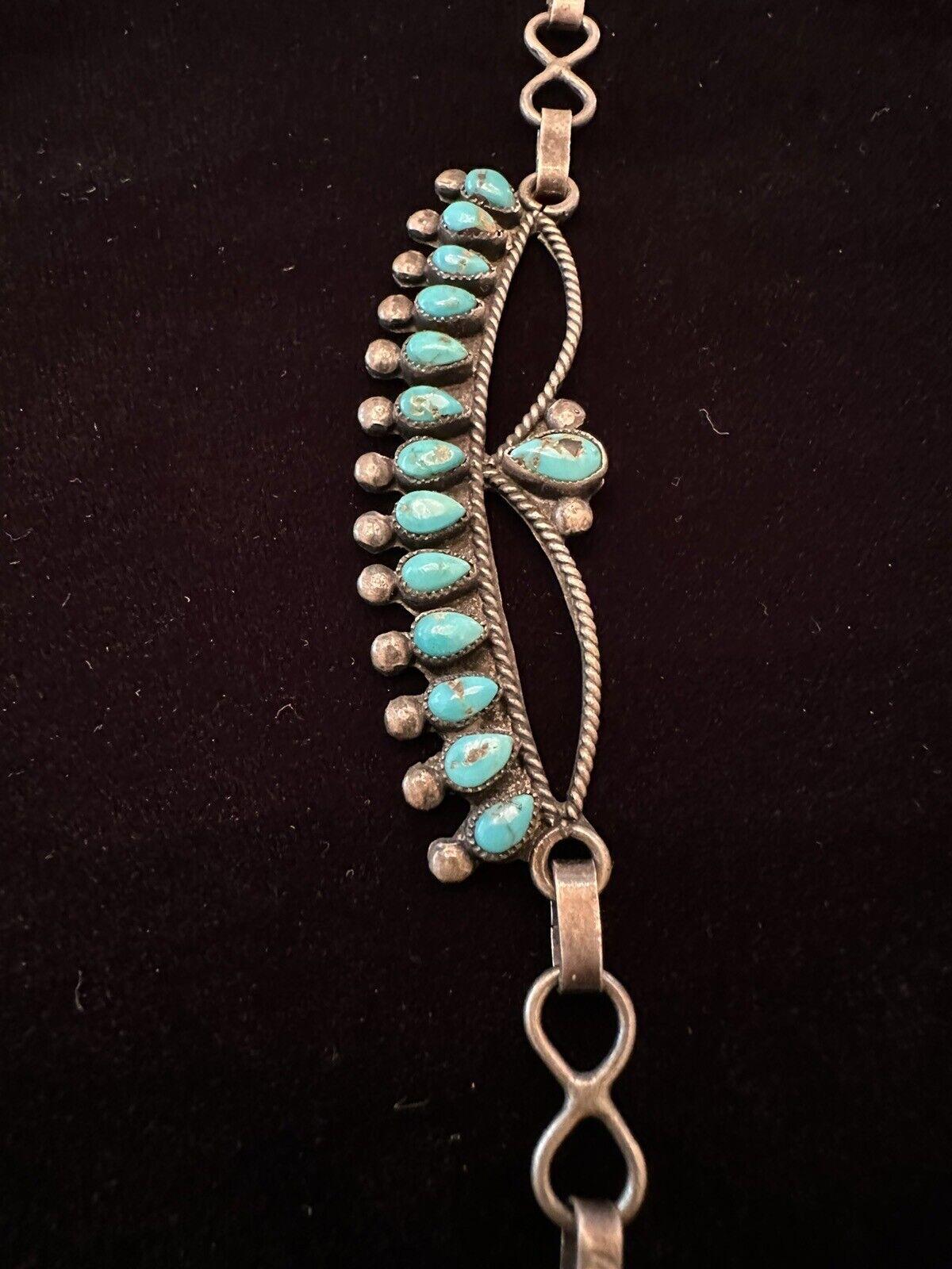 Vintage Zuni Native American Turquoise Sterling Silver Squash Blossom Necklace In Excellent Condition For Sale In Montreal, QC