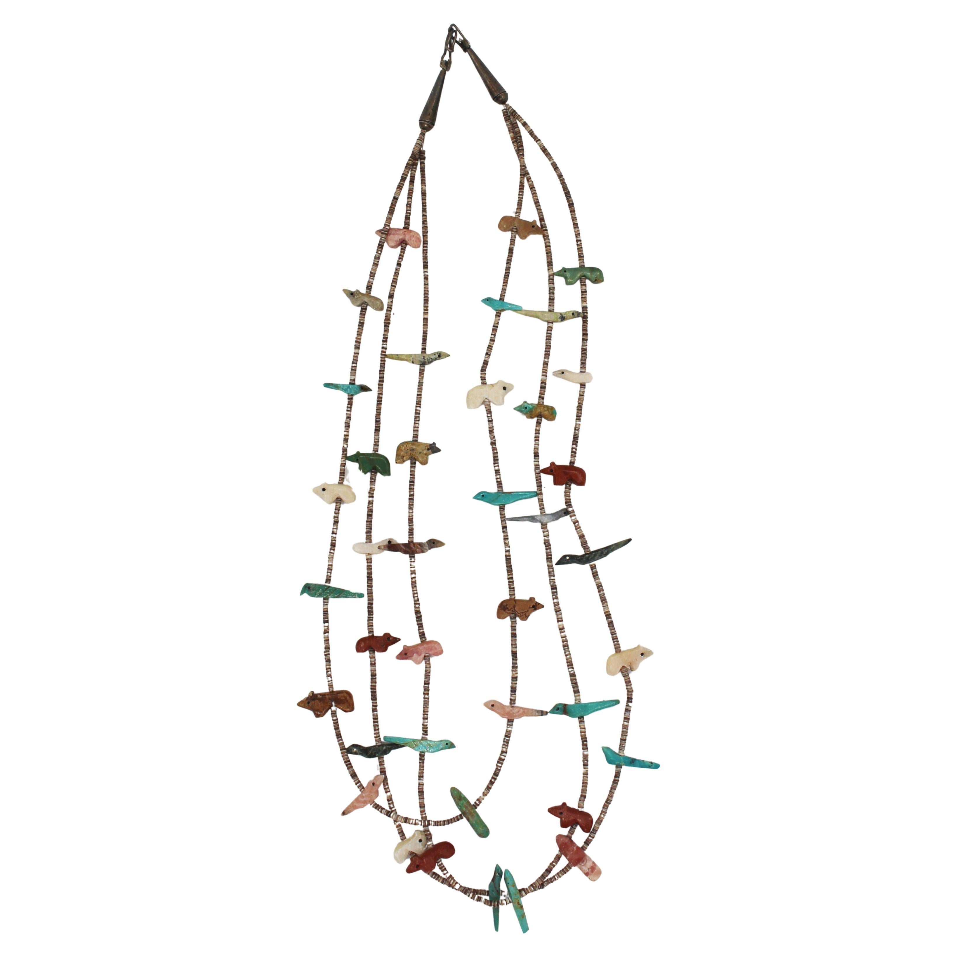 Collana tribale Zuni d'epoca con triplo filo di turchese feticcio in vendita