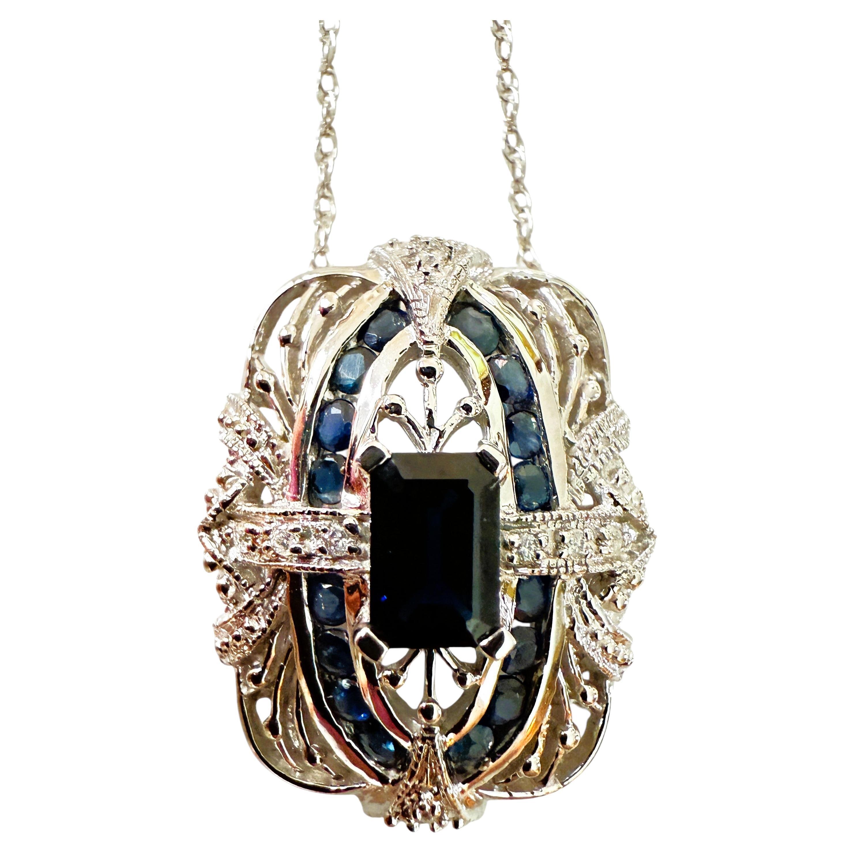 Vintage14K Weißgold .60 Karat MEDA Smaragdschliff Saphir & Diamant Halskette im Angebot