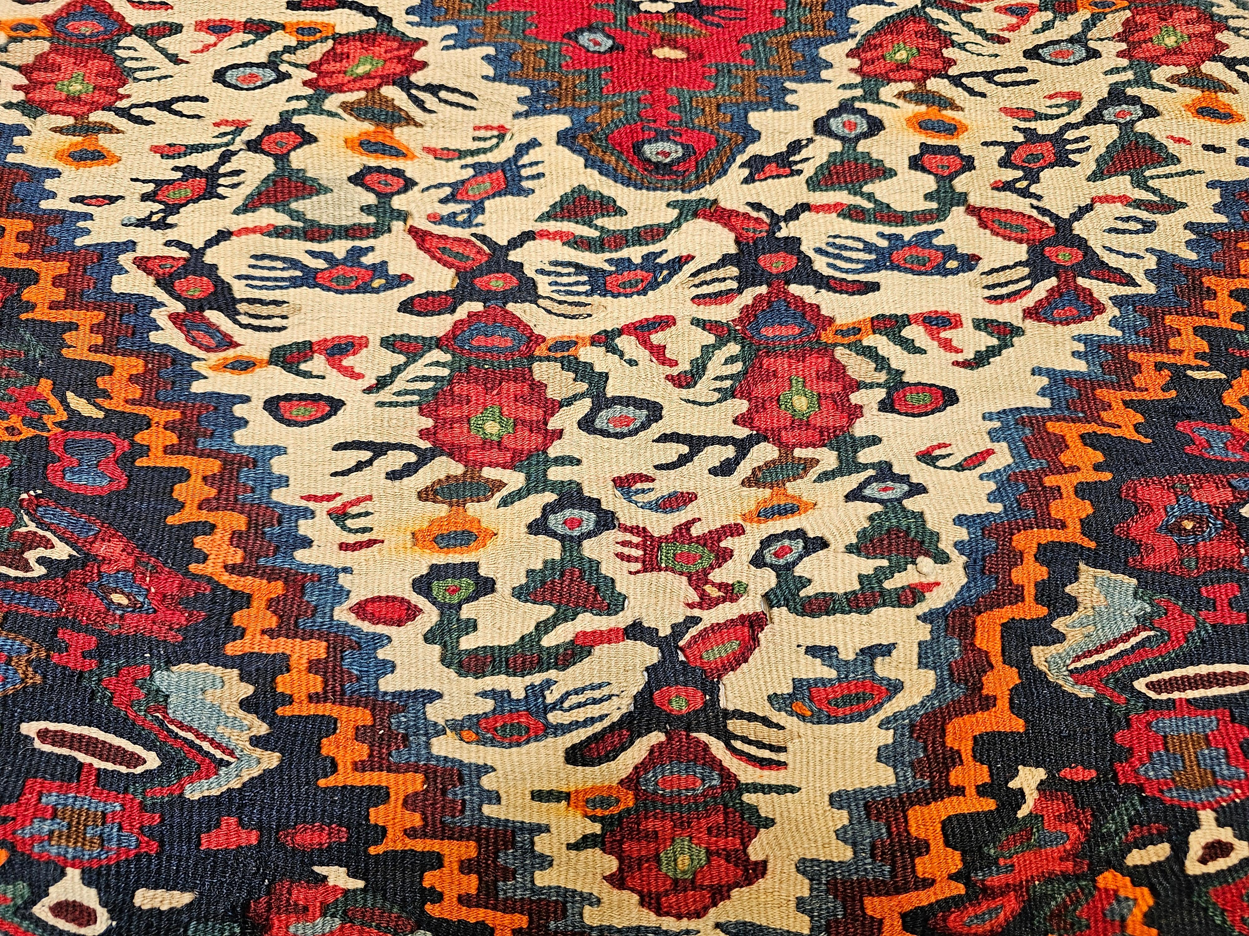 Vintager Persische Senneh Kilim Teppich in Mitternachtsblau, Elfenbein, Indigo, Rot im Angebot 2