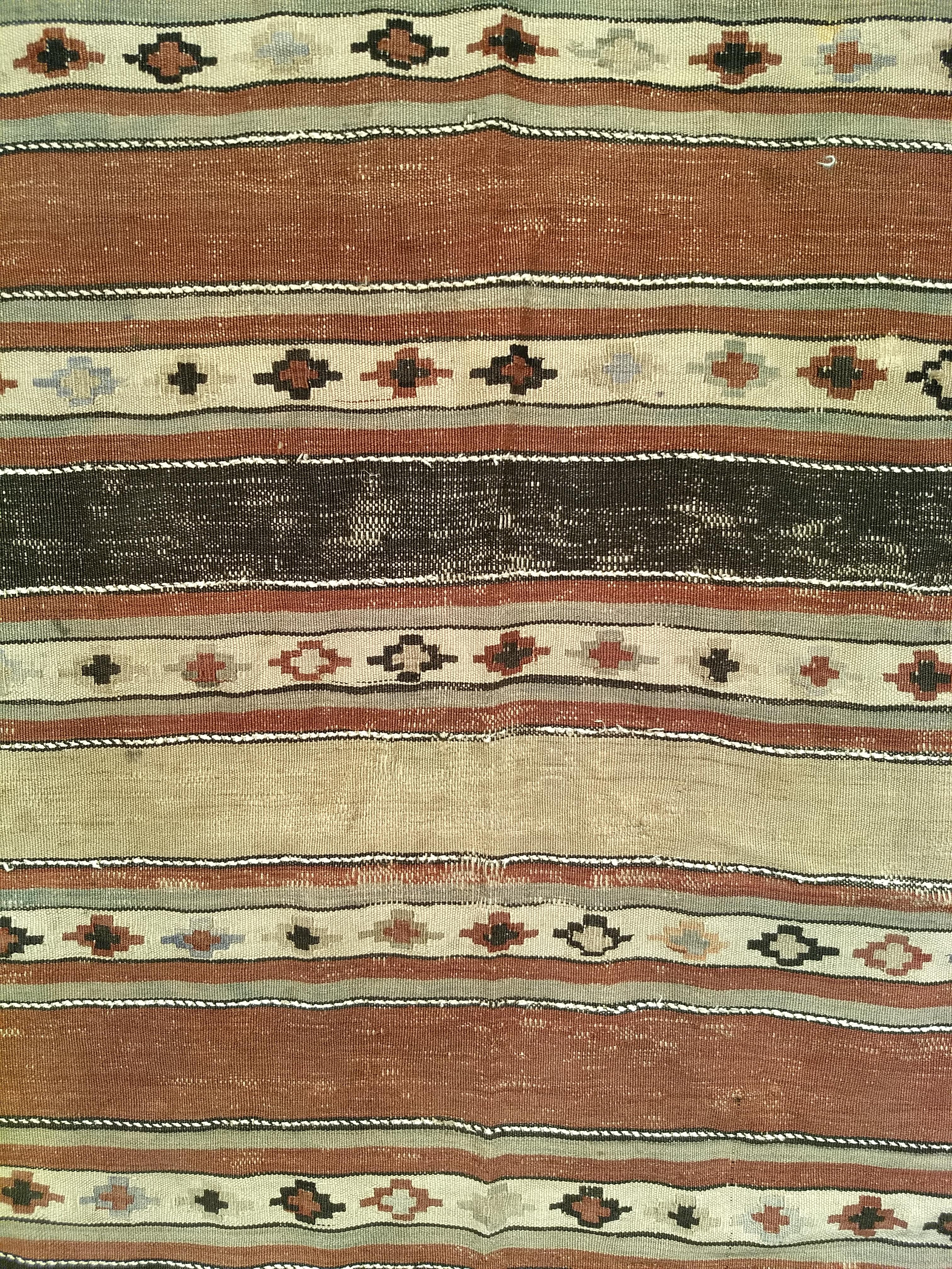 Early 1900s Persian Shahsavan Kilim with Southwestern Earth Tone Colors  In Good Condition For Sale In Barrington, IL