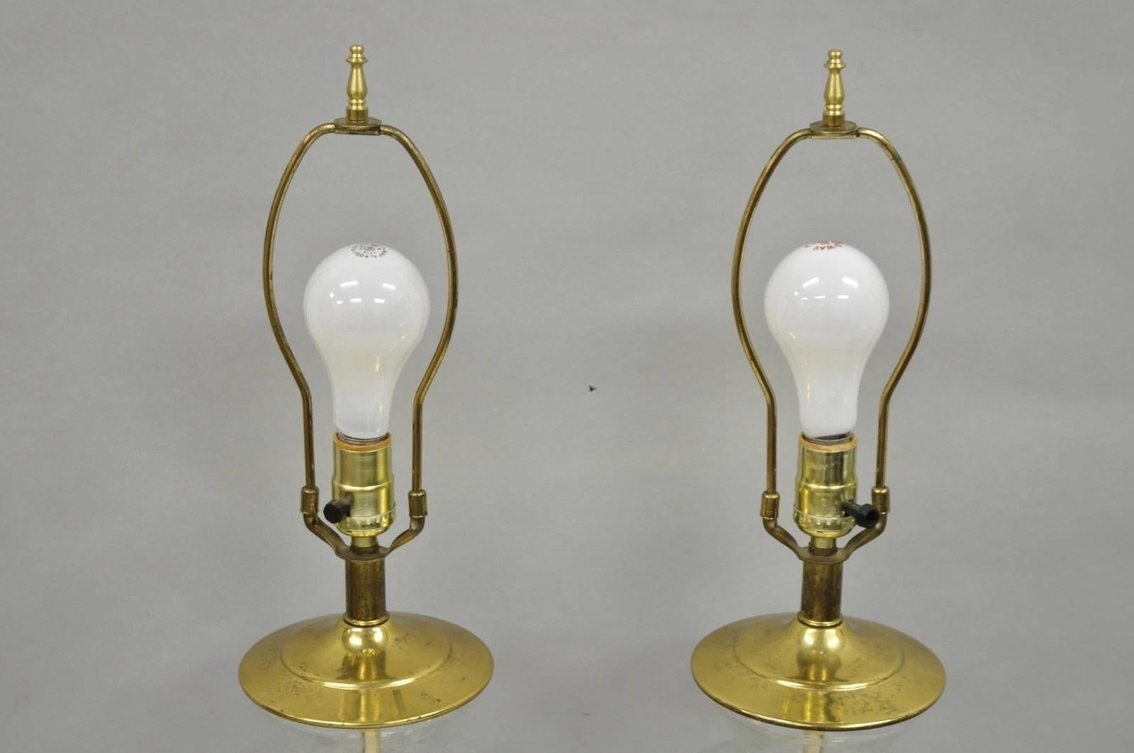 Sconosciuto Lampade da tavolo in ottone con barattolo di zenzero in cristallo diamantato di Vintagte Chinoiserie - una coppia in vendita