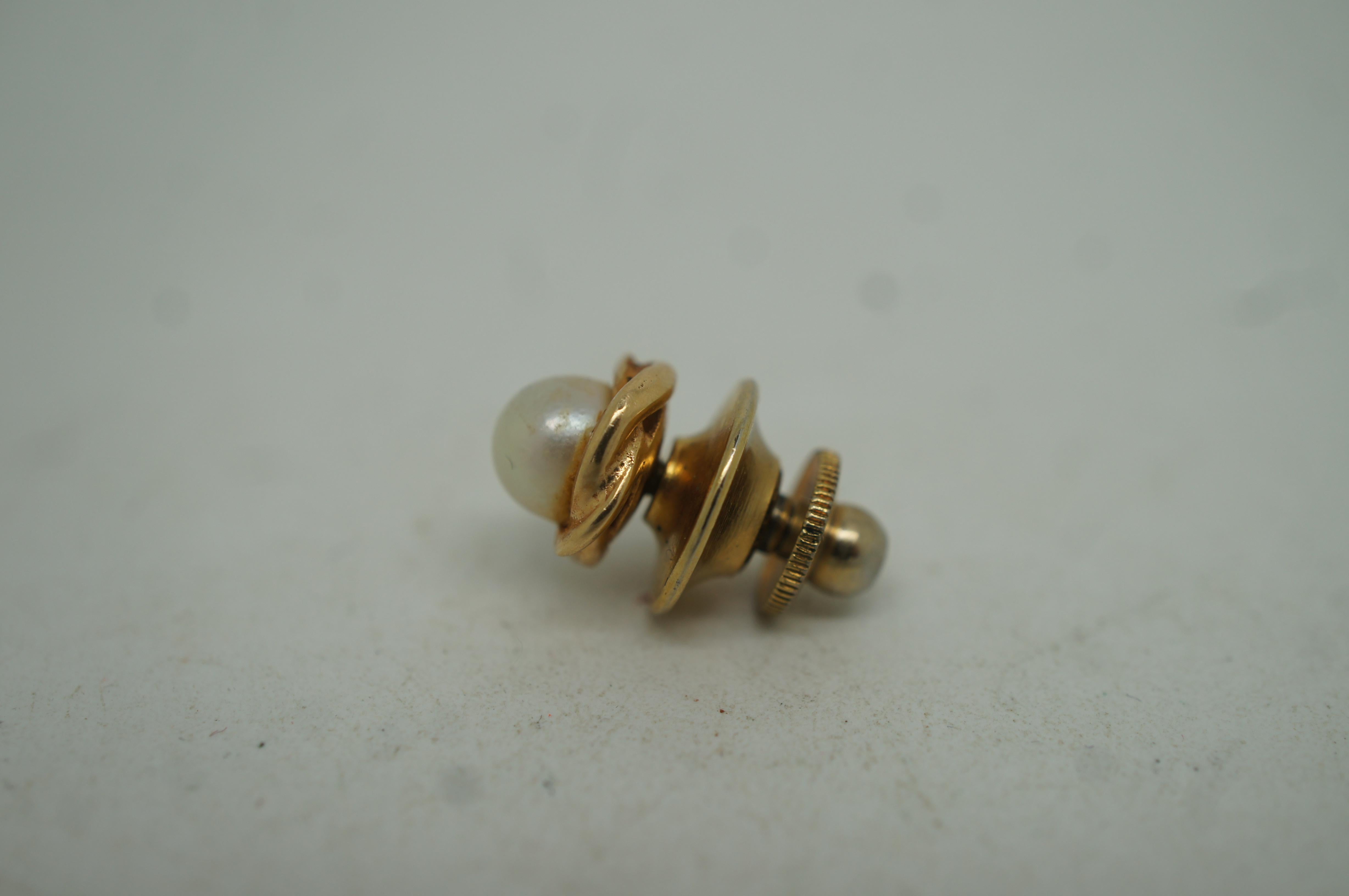 20th Century Vintge 14K Yellow Gold Pearl Rope Twist Tie Tack Lapel Pin Brooch 3.2g For Sale