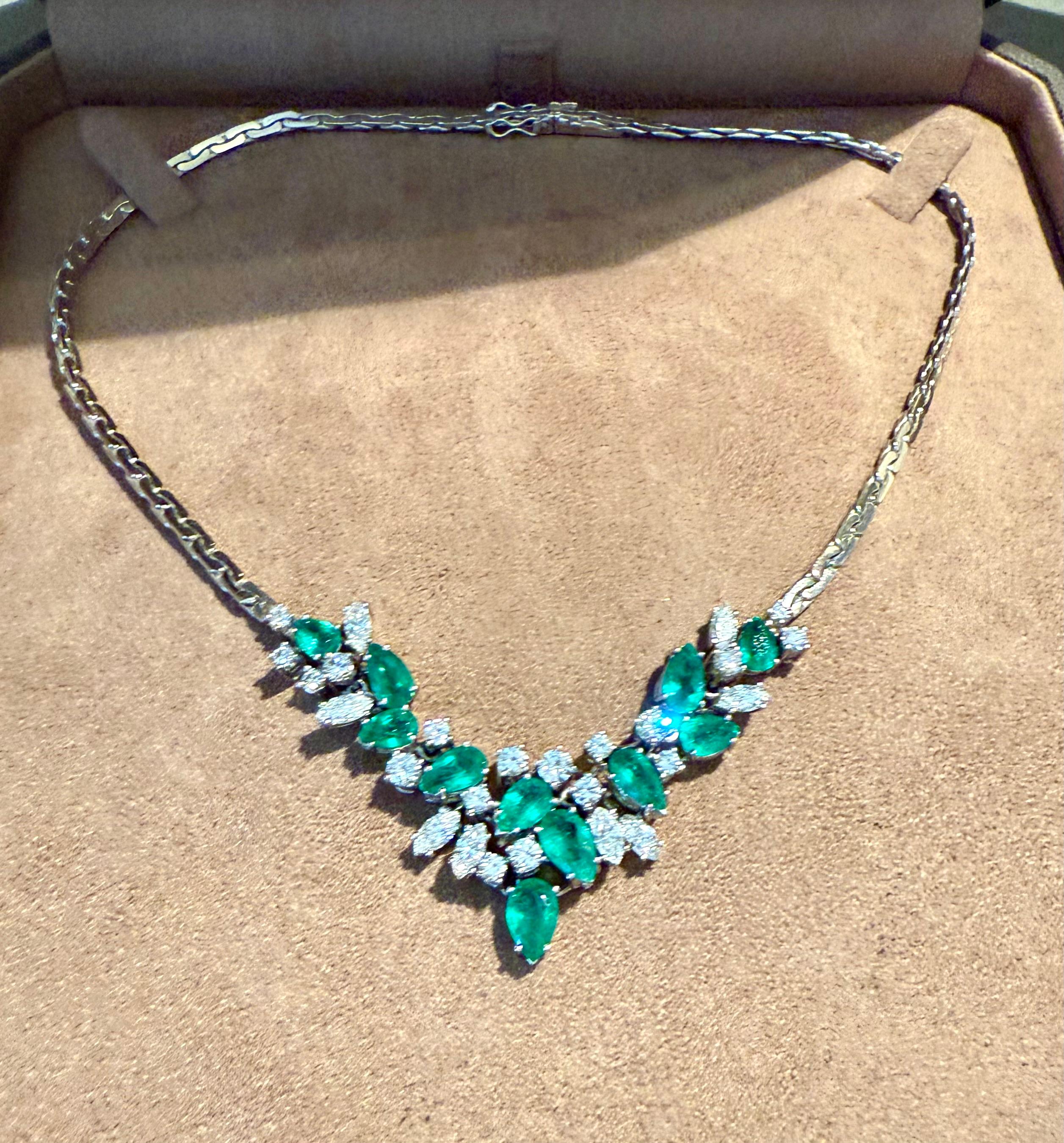 Taglio a goccia Vintge 1970 Collana a cascata in oro bianco 18 K con diamanti e smeraldi A. Kurz Switzerlad in vendita