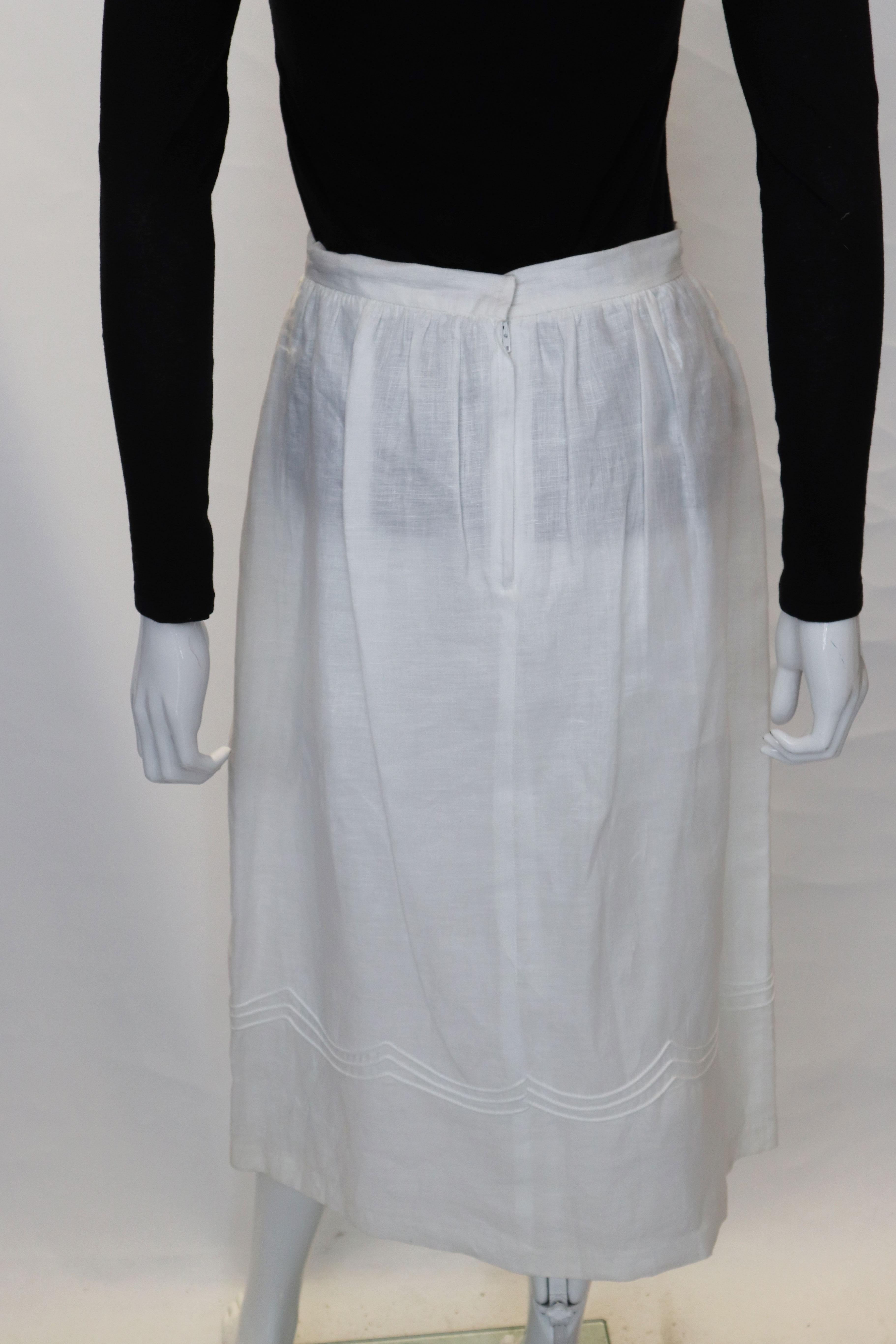 Gray Vintge White Linen Skirt by Della Porta For Sale