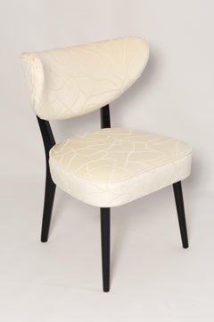 Silla de Comedor Vintola, Jacquard de Guiones Crema Blanco Marfil by Dedar, Europa, Polonia