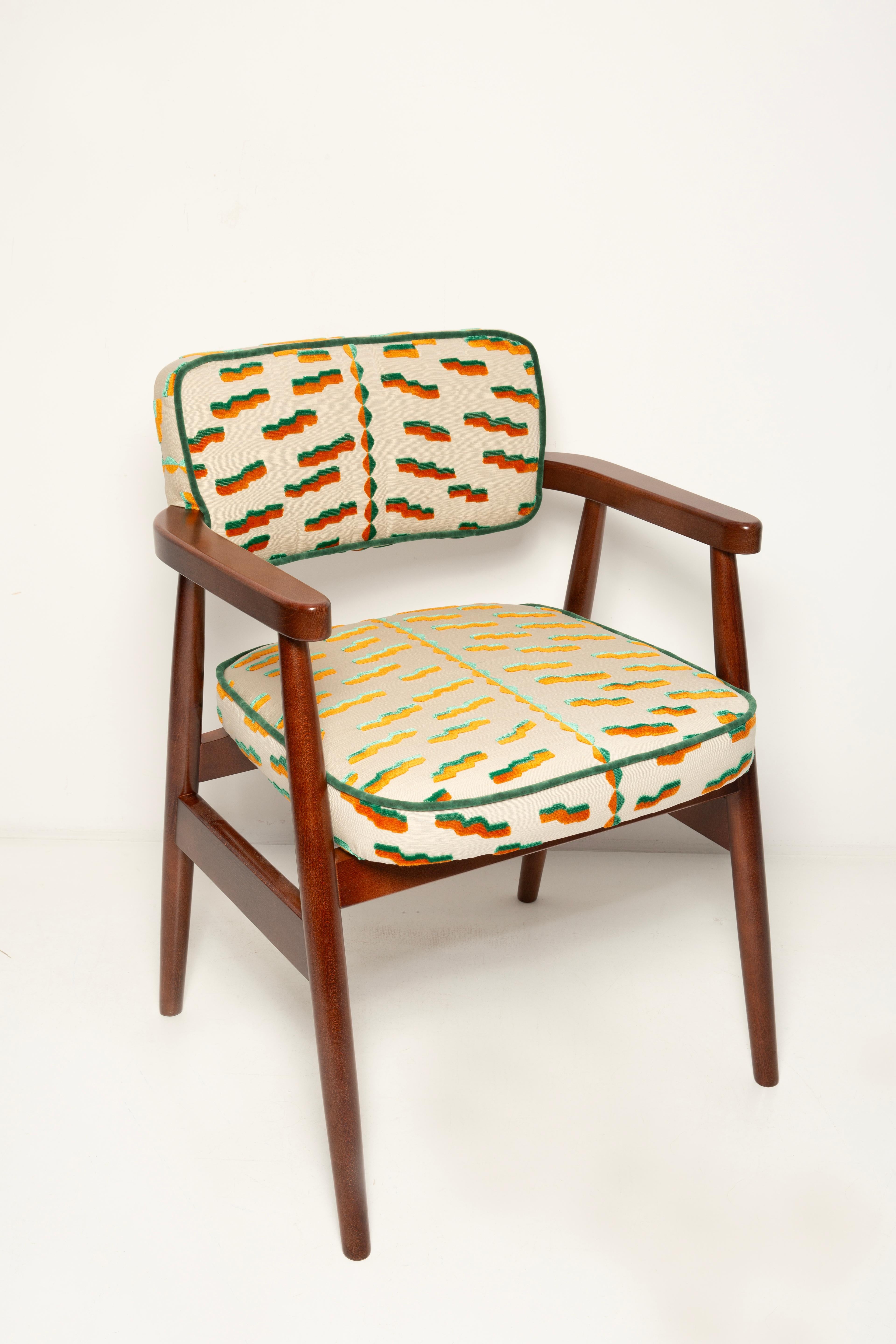 Vintola Studio Silla de Comedor Clásica, Terciopelo Jacquard Tiger Beat Dedar, Europa. Polaco en venta