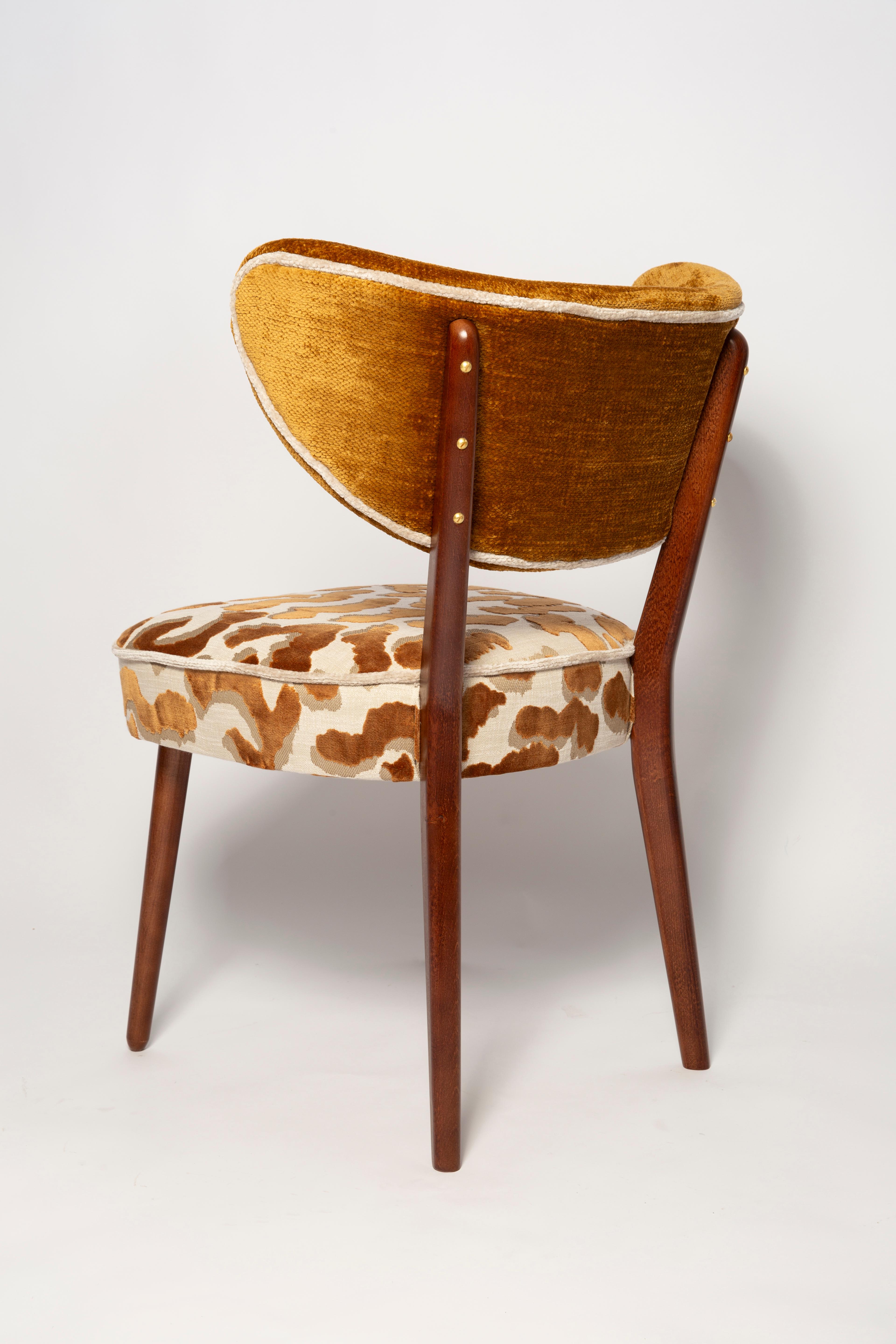 Vintola Studio Esszimmerstuhl, Casamance Nimbus Leopard Stoff, Europa, Polen (Bouclé) im Angebot