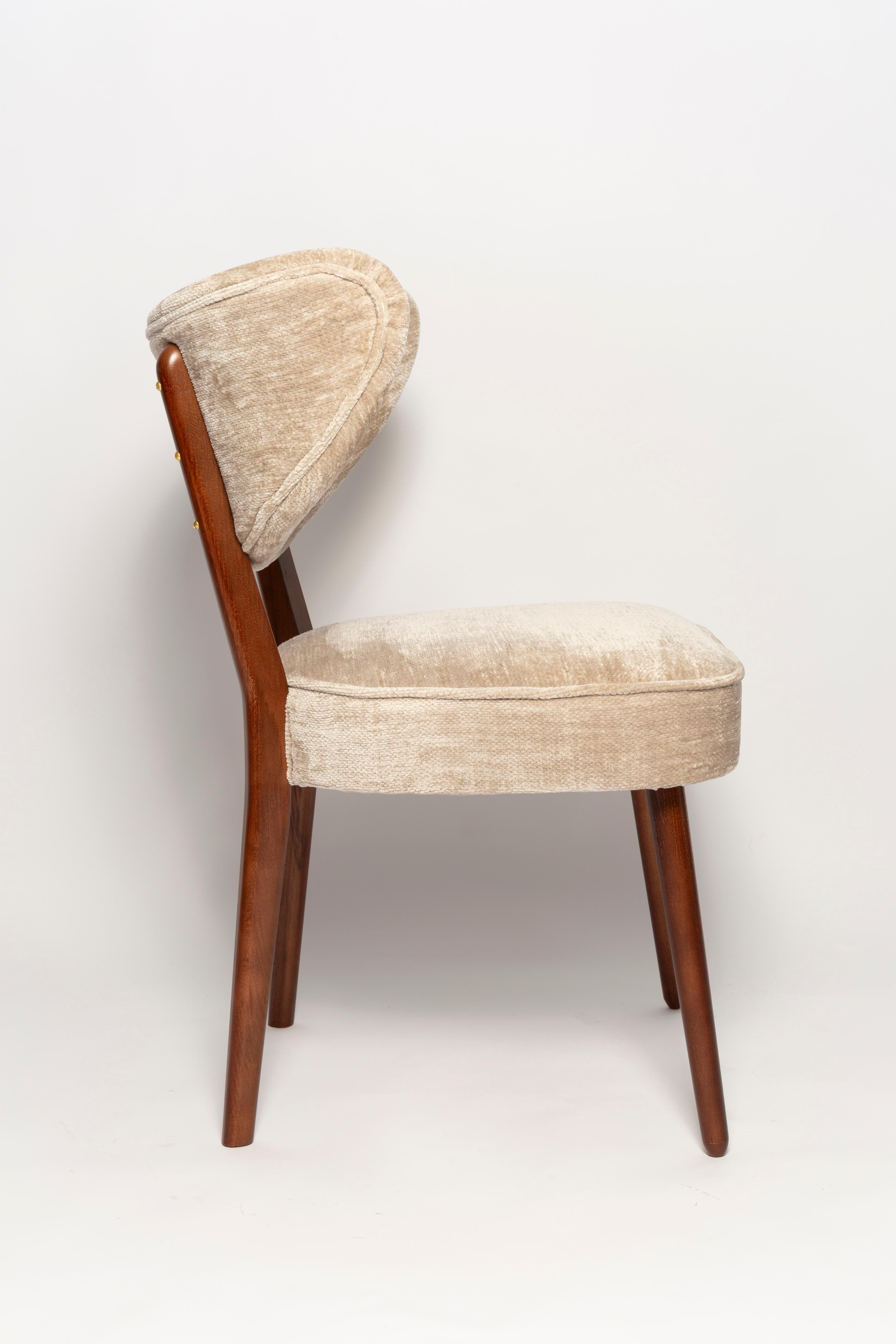 Vintola Studio Sechs Esszimmerstühle, Casamance DEMOISELLE und Nimbus-Stoff (Handgefertigt) im Angebot