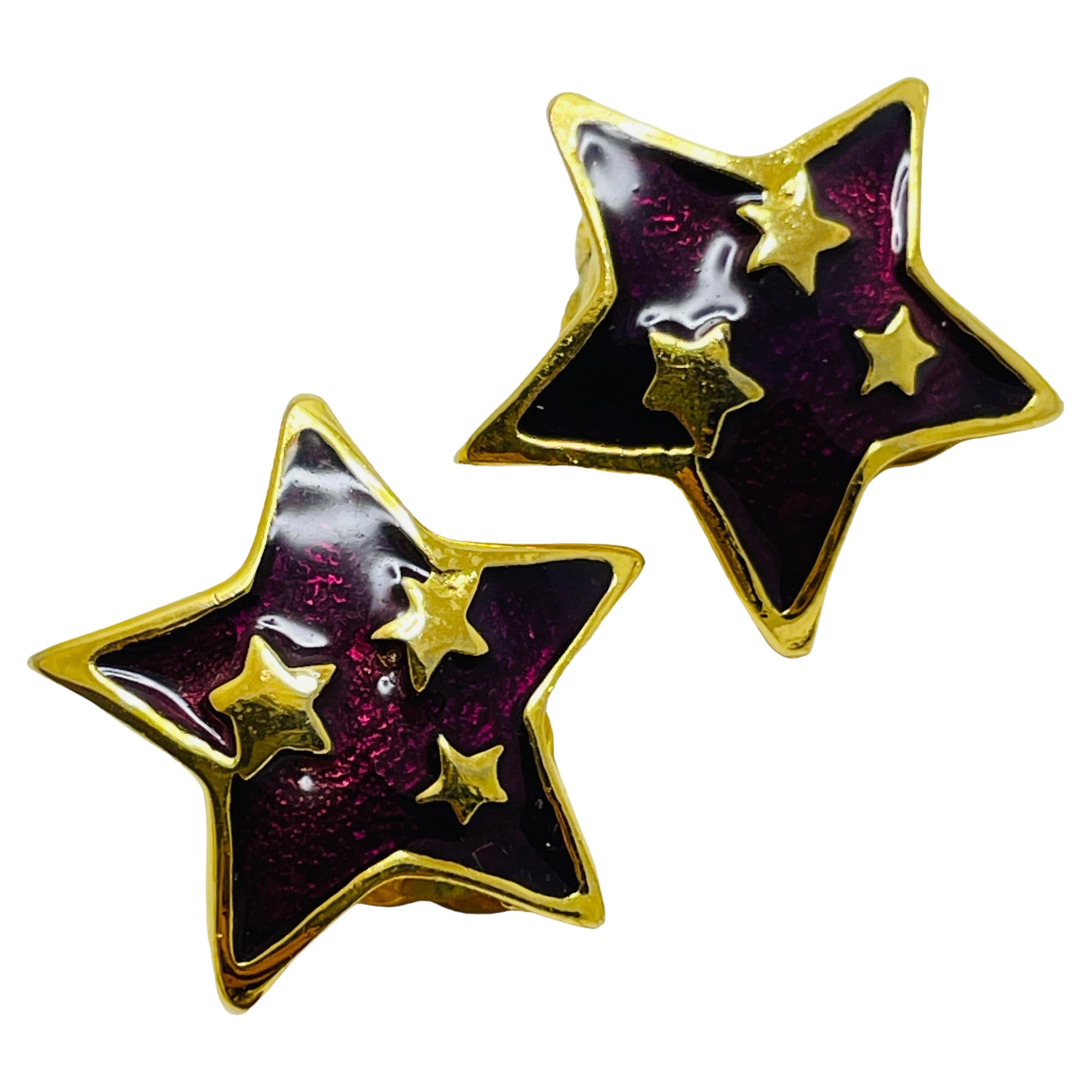 Vintsge gold tone enamel star clip on earrings For Sale