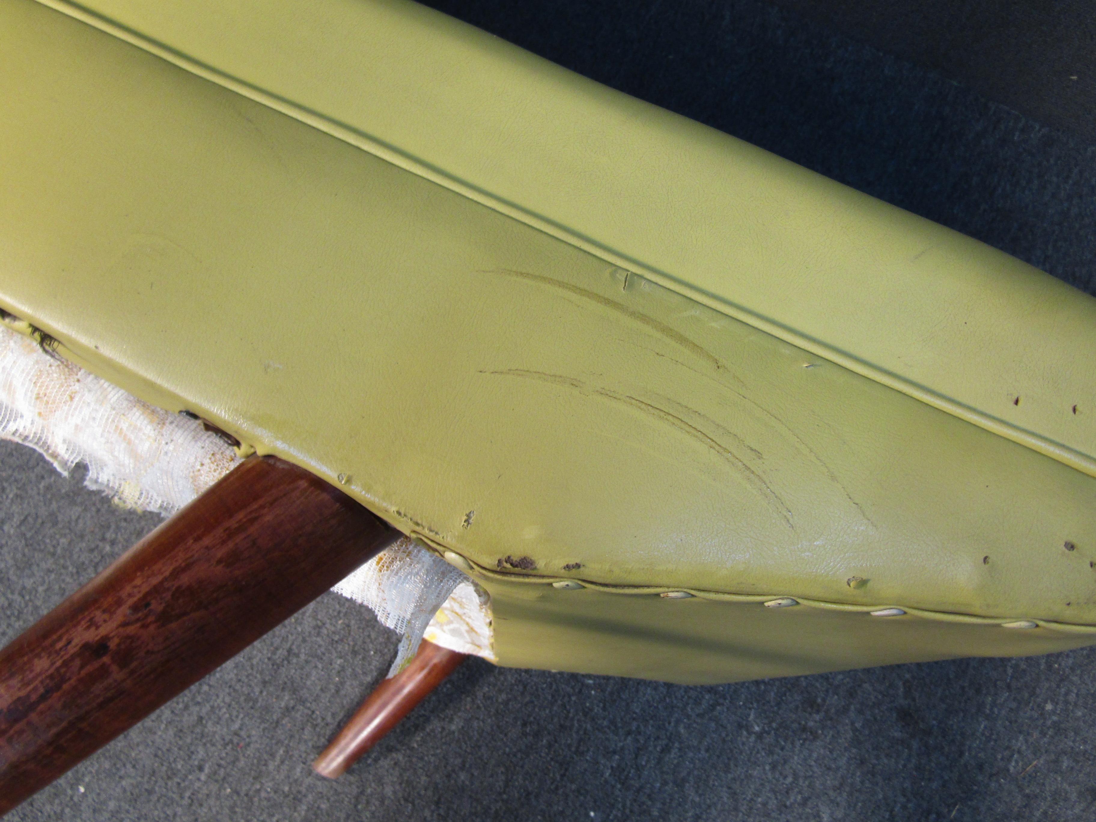 Vinyl and Walnut Mid-Century Modern Chaise Lounge In Good Condition For Sale In Brooklyn, NY