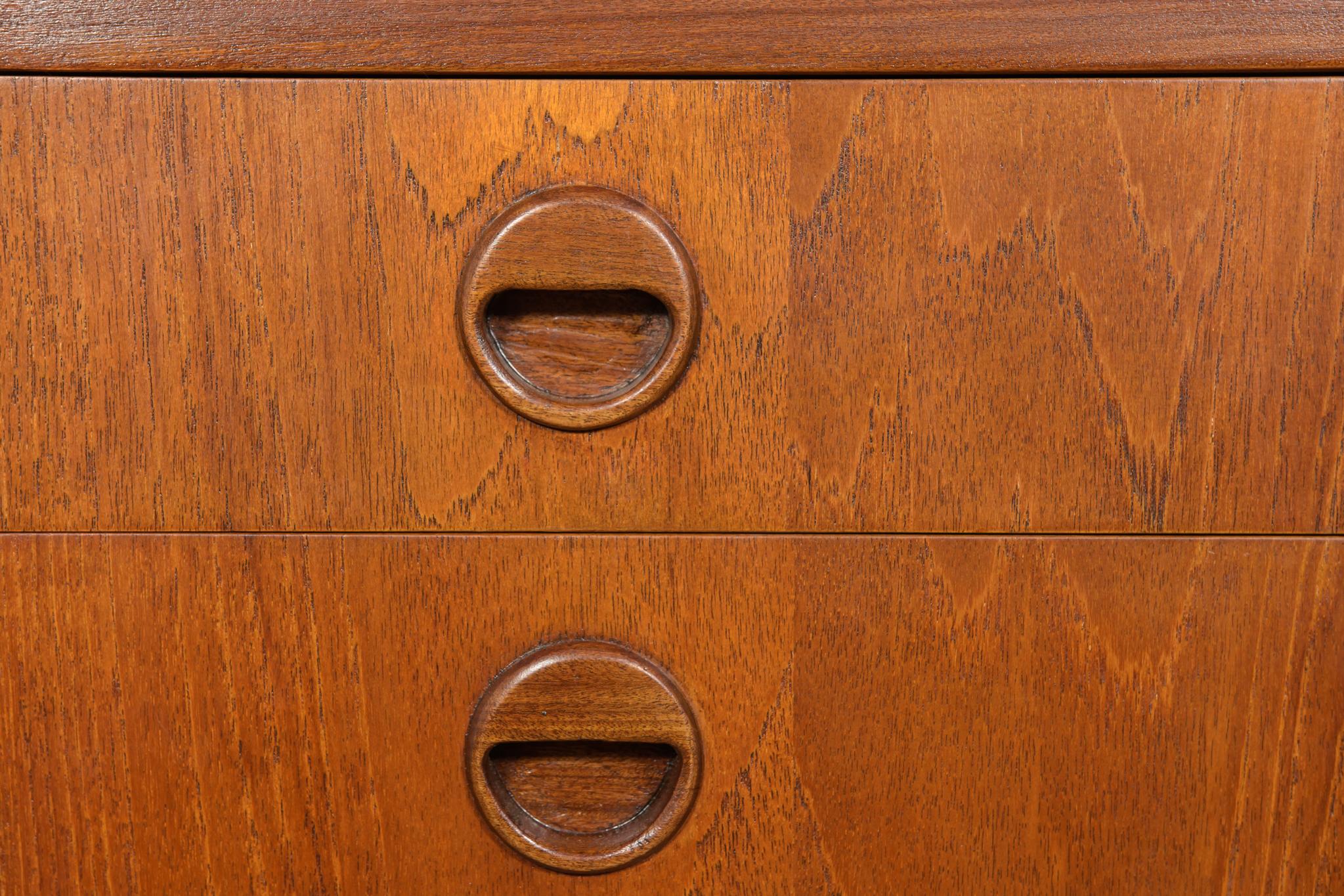 Vinyl Cabinet, Denmark, 1980s For Sale 5