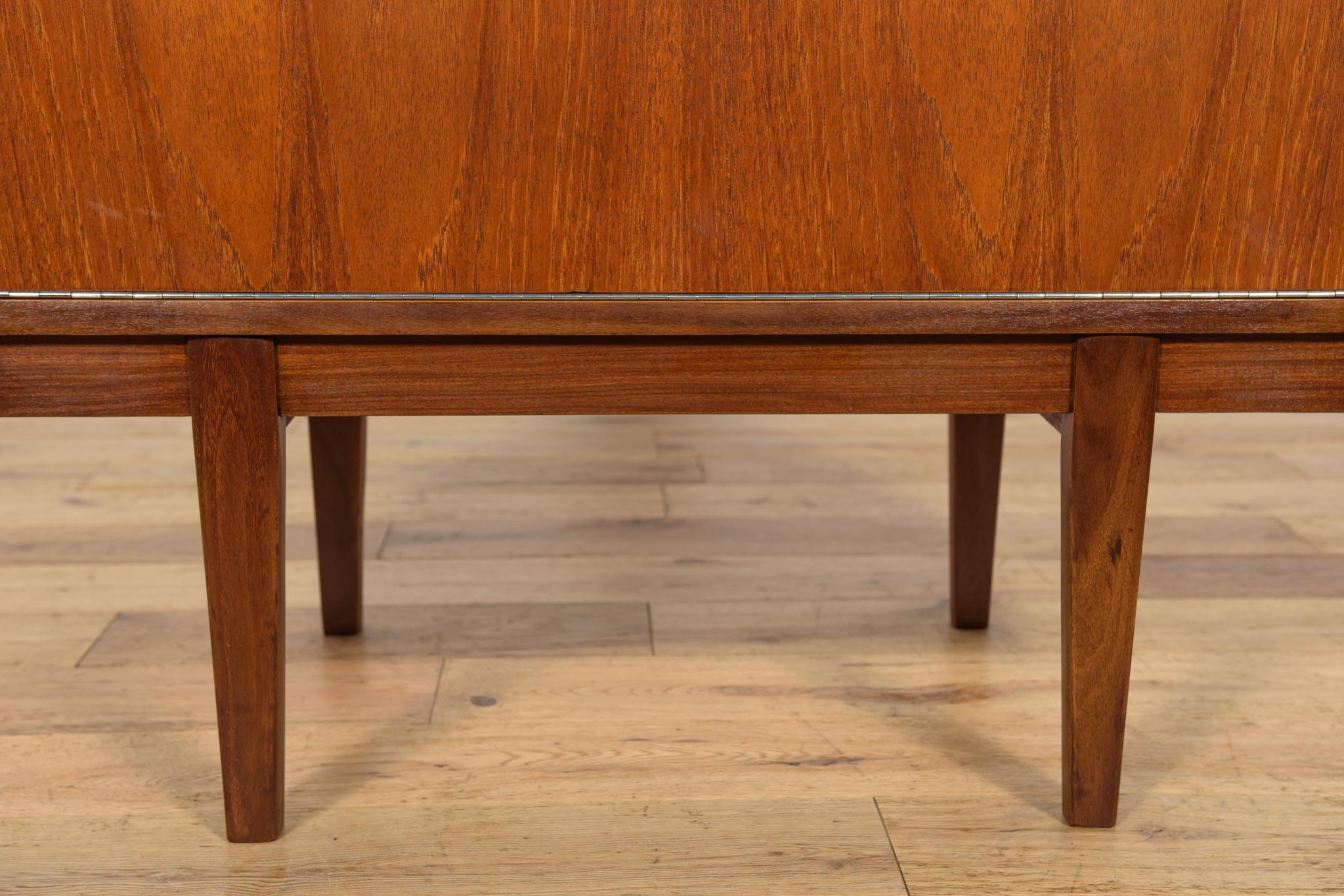 Vinyl Cabinet, Denmark, 1980s For Sale 6
