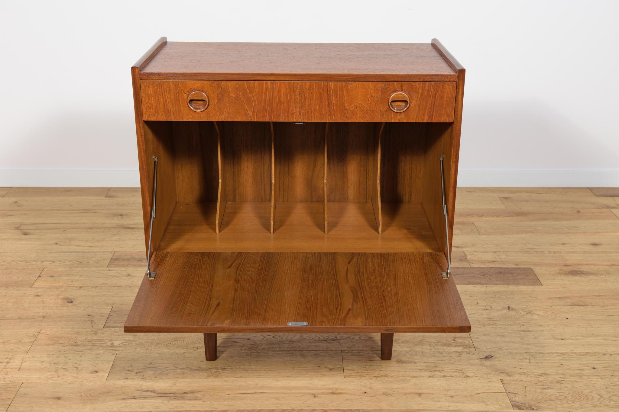 Vinyl Cabinet, Denmark, 1980s For Sale 9
