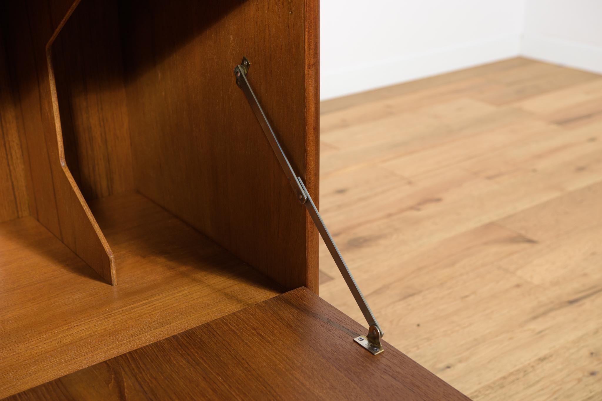 Vinyl Cabinet, Denmark, 1980s For Sale 10
