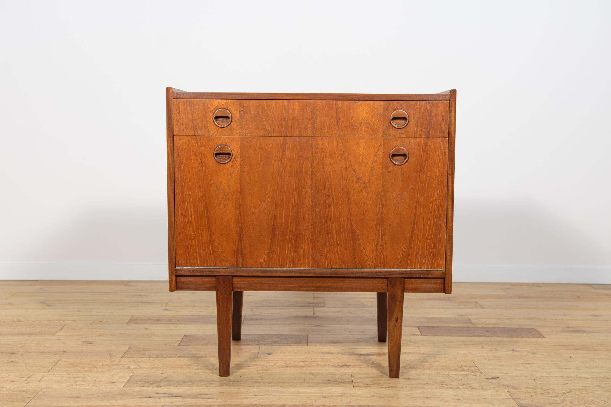 Mid-Century Modern Vinyl Cabinet, Denmark, 1980s For Sale