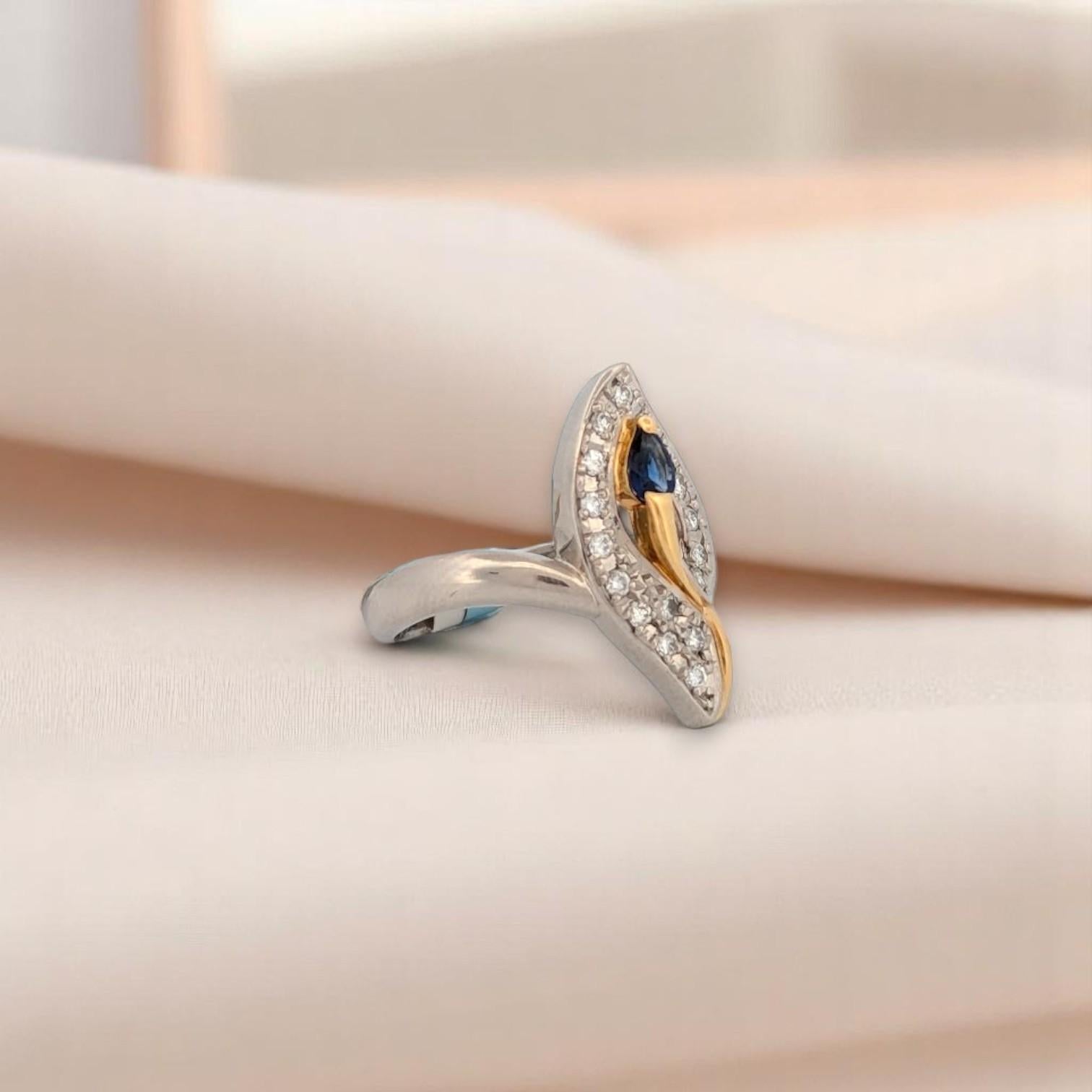 Bratsche  Ring aus Platin und 18K Gelbgold mit 0,20ct Saphir (Ovalschliff) im Angebot
