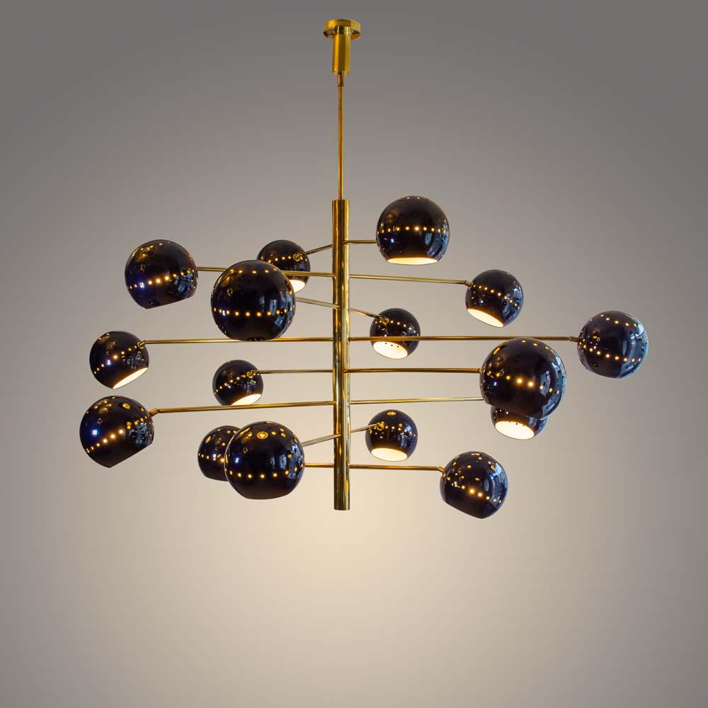 Viola Sputnik Lampe mit 16 lilafarbenen Lampenschirmen, Struktur aus Messing von Diego Mardegan im Angebot 6