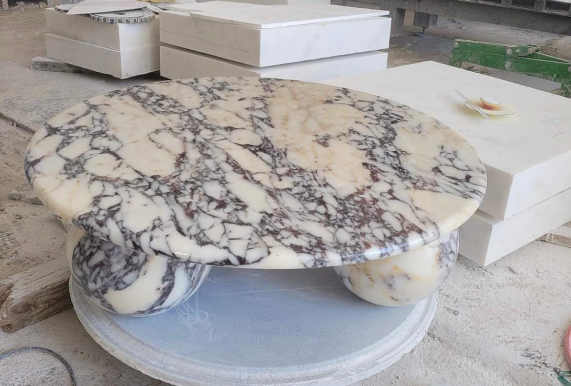 Table basse sphérique Viola Veined à pieds boules par My Habitat Design Neuf - En vente à AMSTERDAM, NL