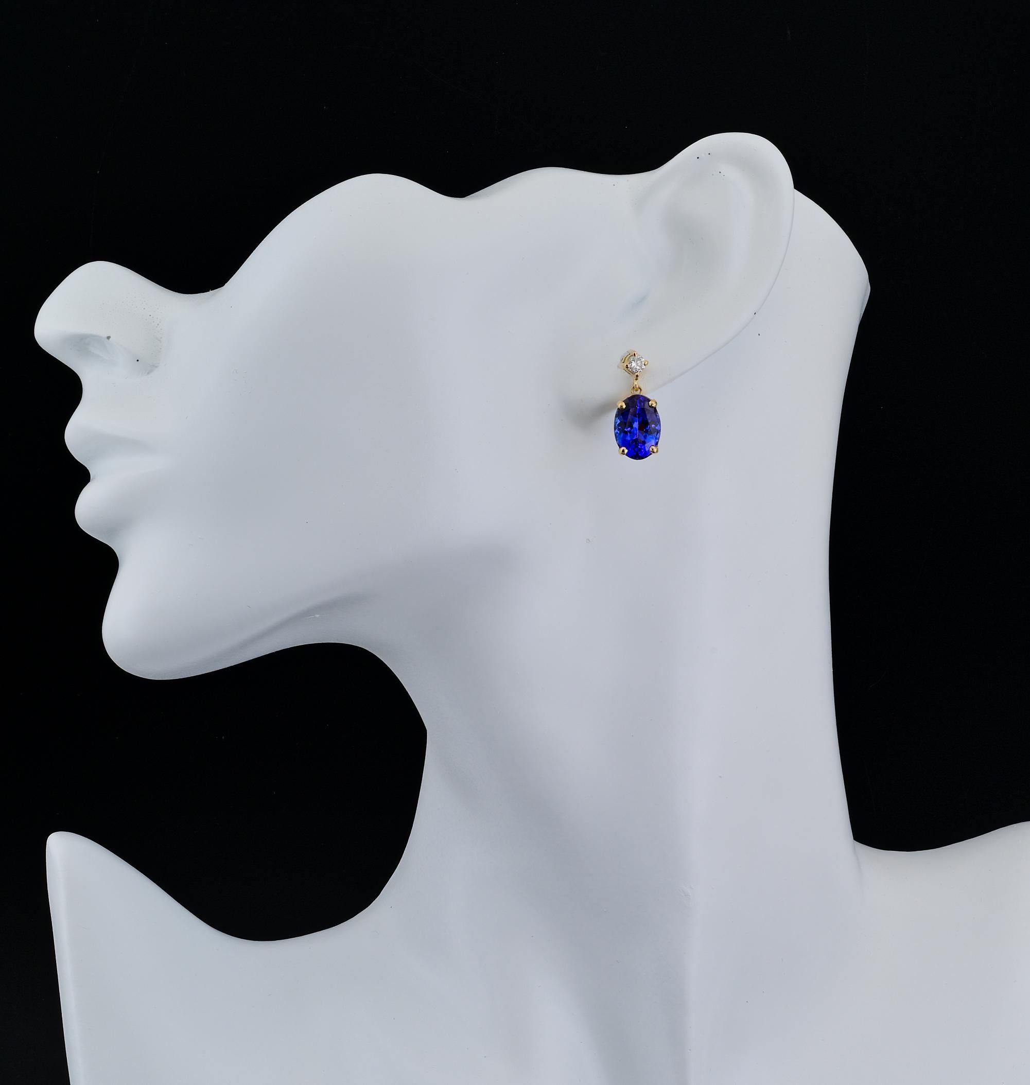 Violet Blue Colour 7.50 Ct Tanzanite Diamond Earrings In Excellent Condition For Sale In Napoli, IT