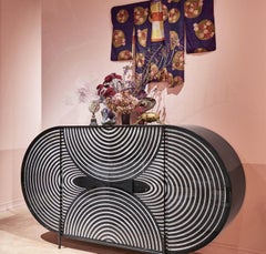 Buffet en marbre Nero Marquina avec détail poli Onice Rosa