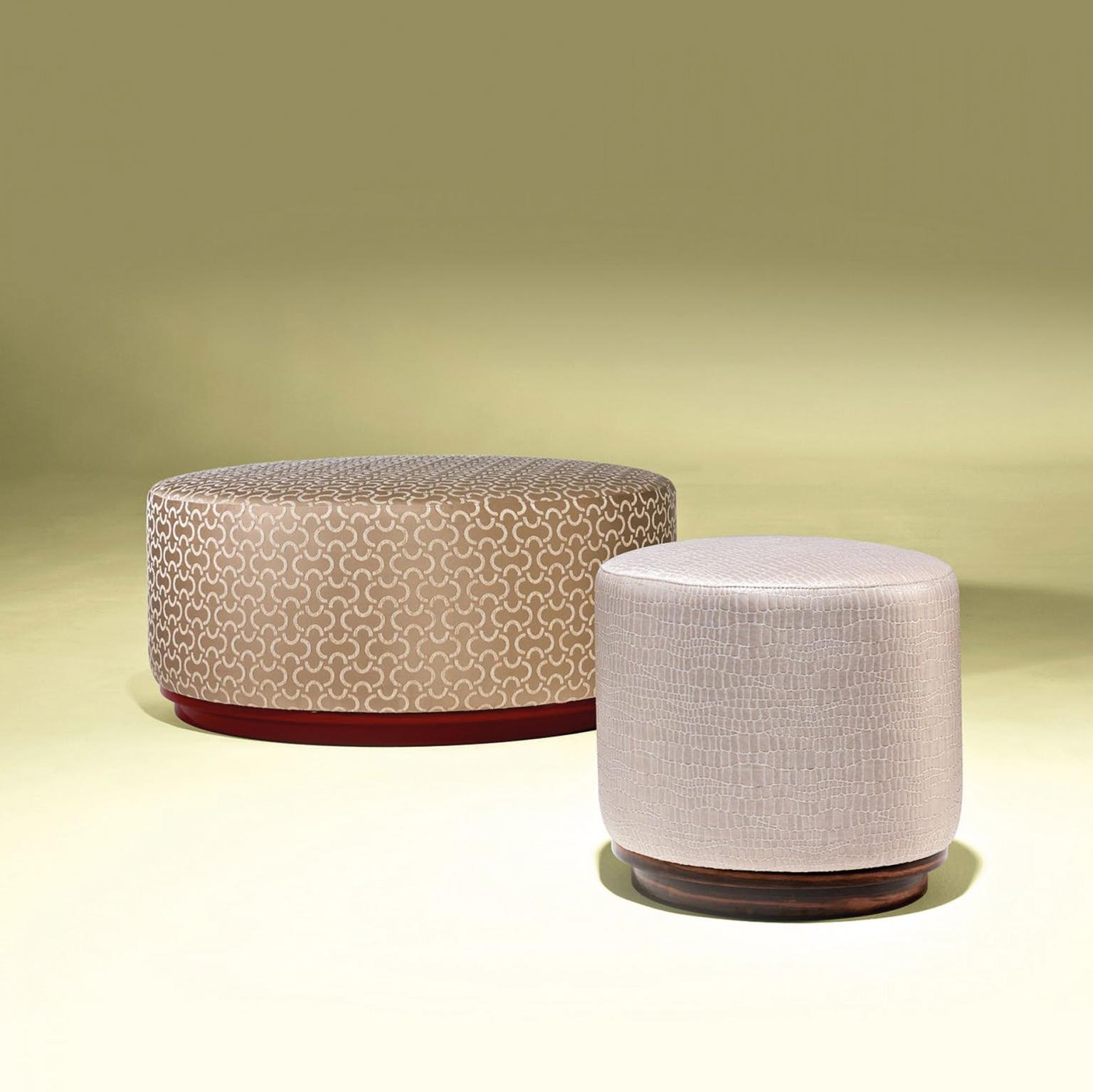 Violet Contemporary and Customizable Pouf by Luísa Peixoto For Sale 8