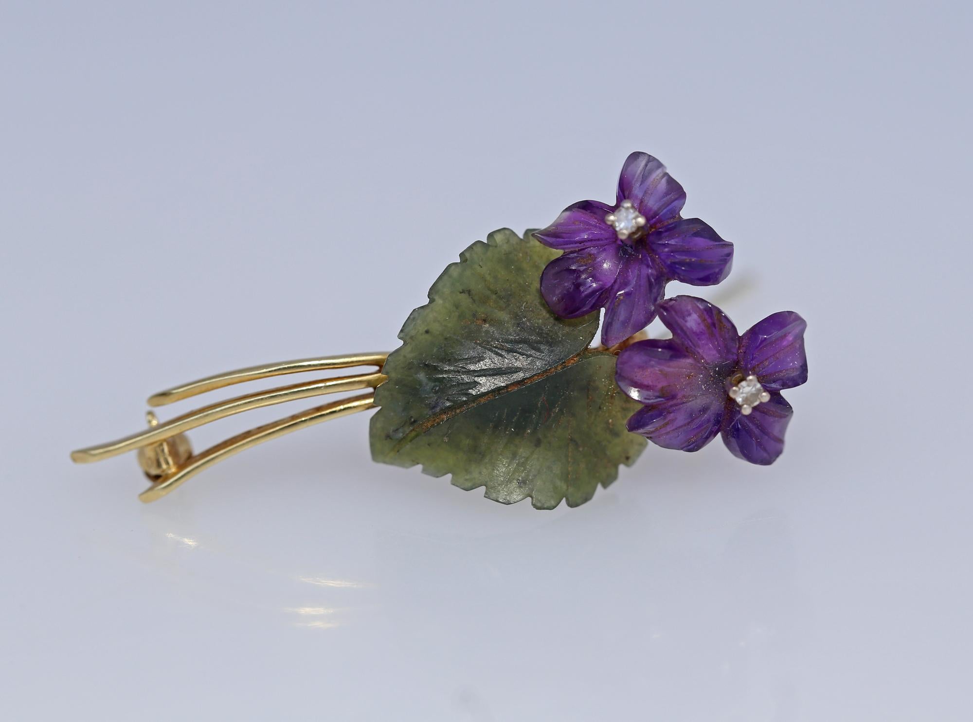 Round Cut Violet Flower Amethyst Jade Diamond Brooch Pin 14 Karat Gold, 1940s