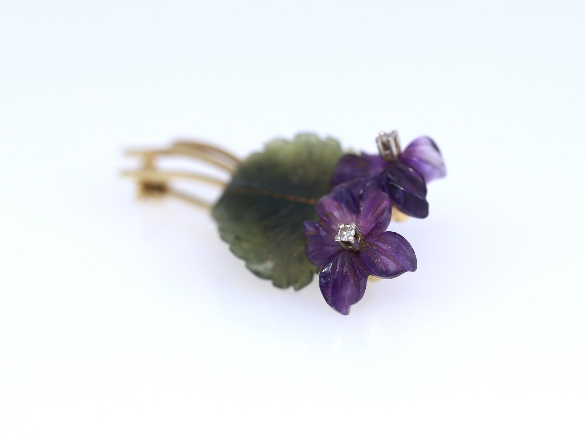 Women's or Men's Violet Flower Amethyst Jade Diamond Brooch Pin 14 Karat Gold, 1940s