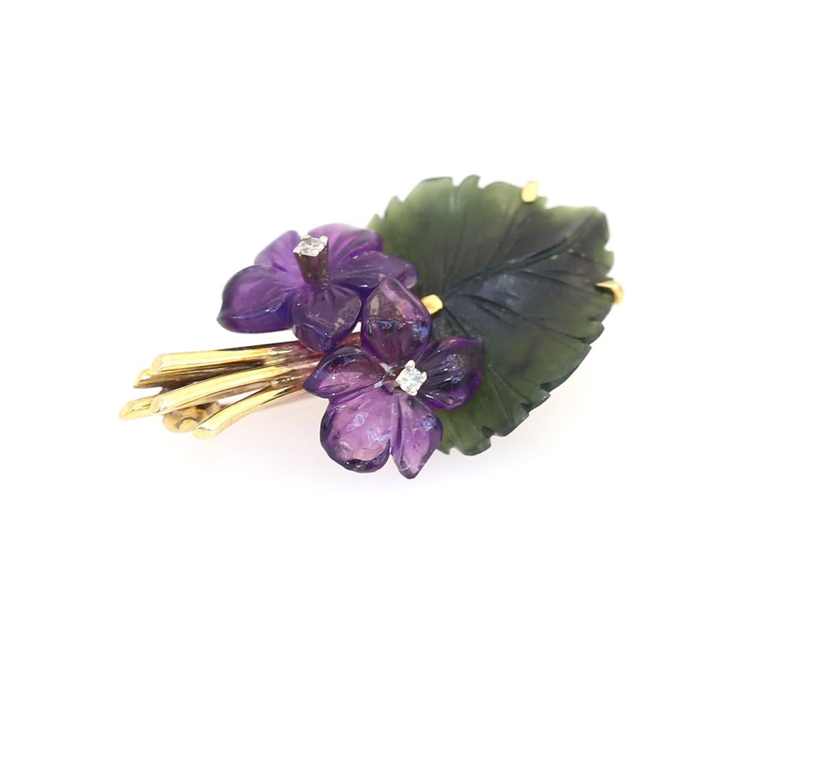 Violet Flower Bouquet Amethyst Jade Diamond Gold Brooch Pin, 1950 In Good Condition In Herzelia, Tel Aviv