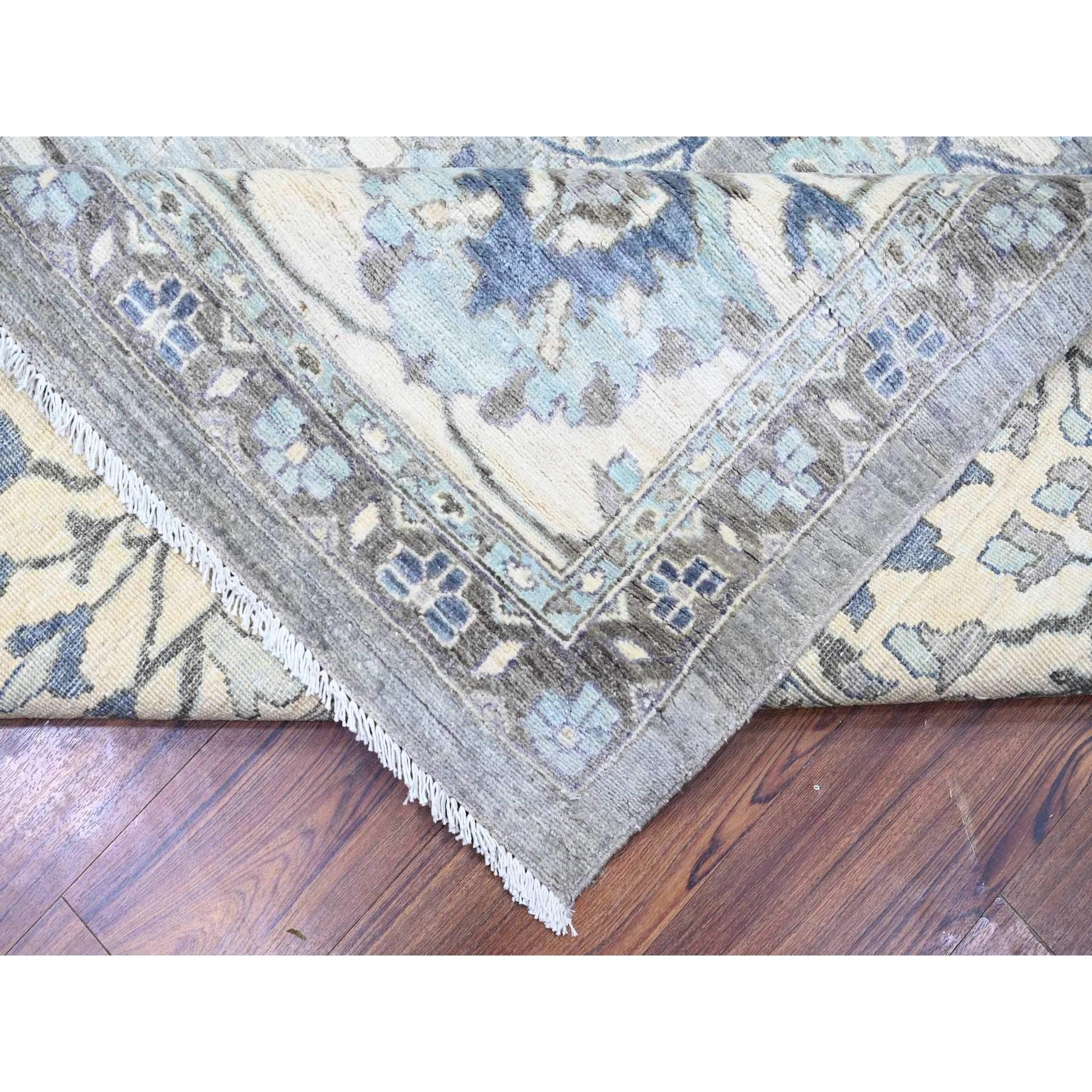 Violet Mist Gray Fine Peshawar Tapis carré en laine douce nouée à la main 11'9