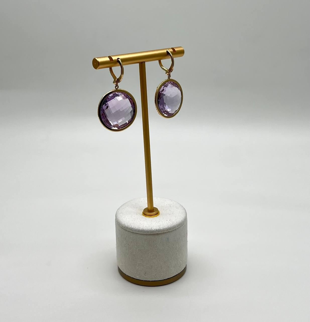 Boucles d'oreilles uniques en or jaune 14K avec pendentifs en améthyste rose violet et diamants sertis en halo en vente 5