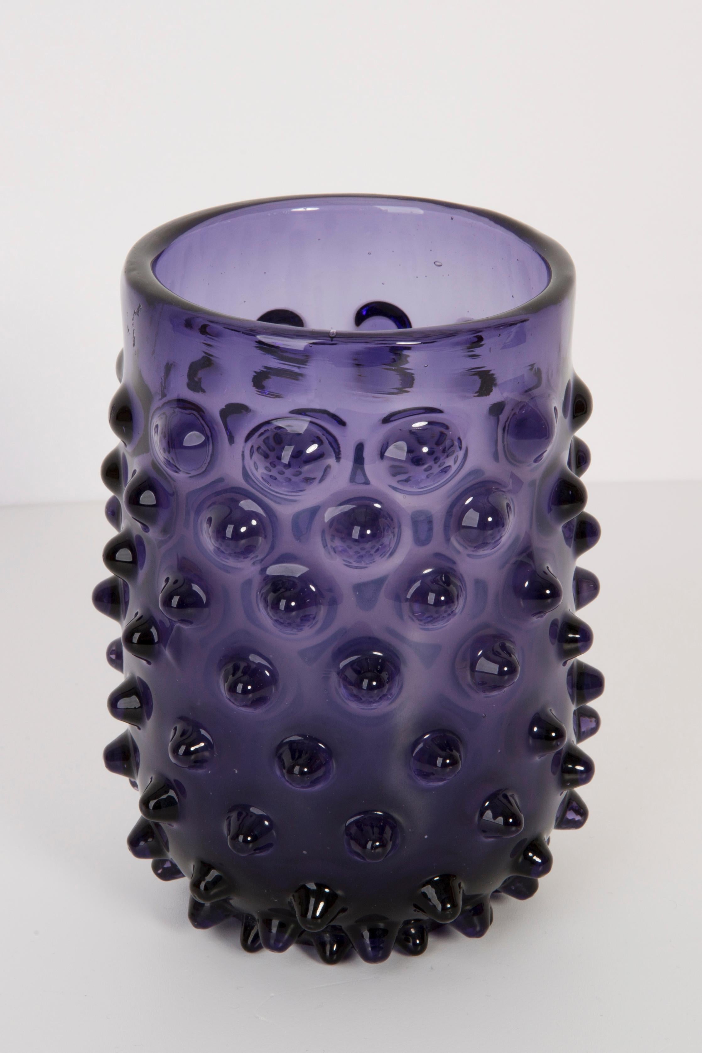 A stunning purple small vase with geometric design, made by one of the many glass manufacturers based in the region of Empoli, Italy. Has 