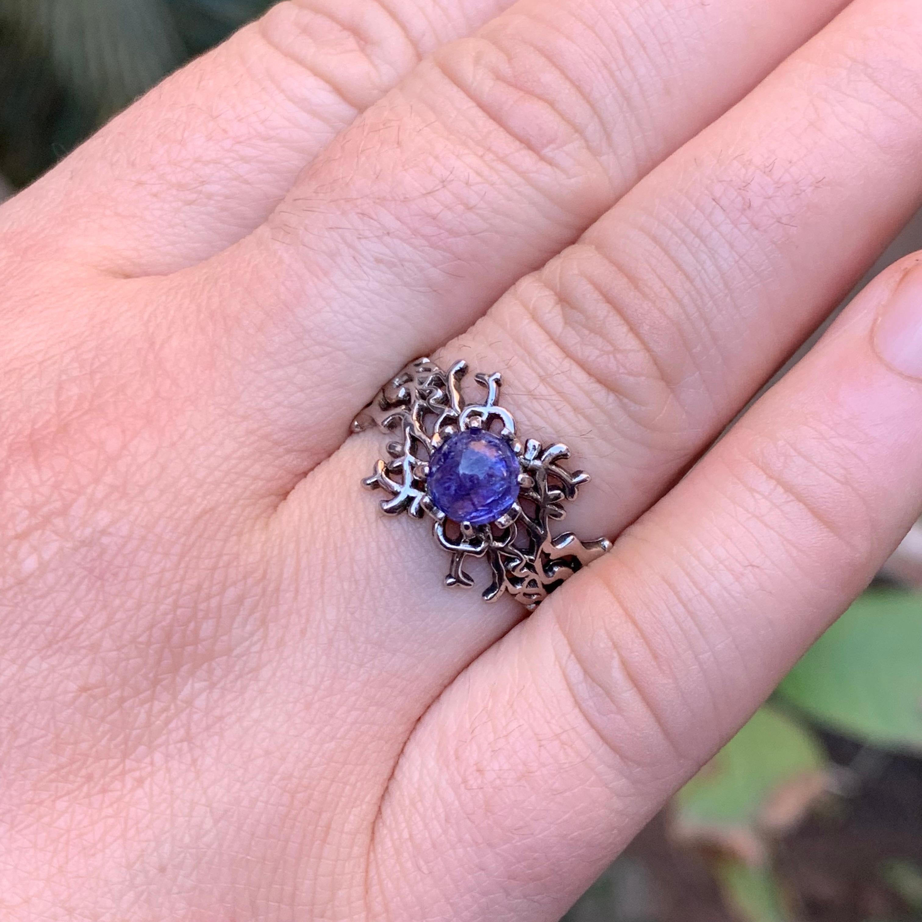 Anello con gemma di tanzanite naturale di colore viola, argento 925, cabochon rotondo in vendita 8