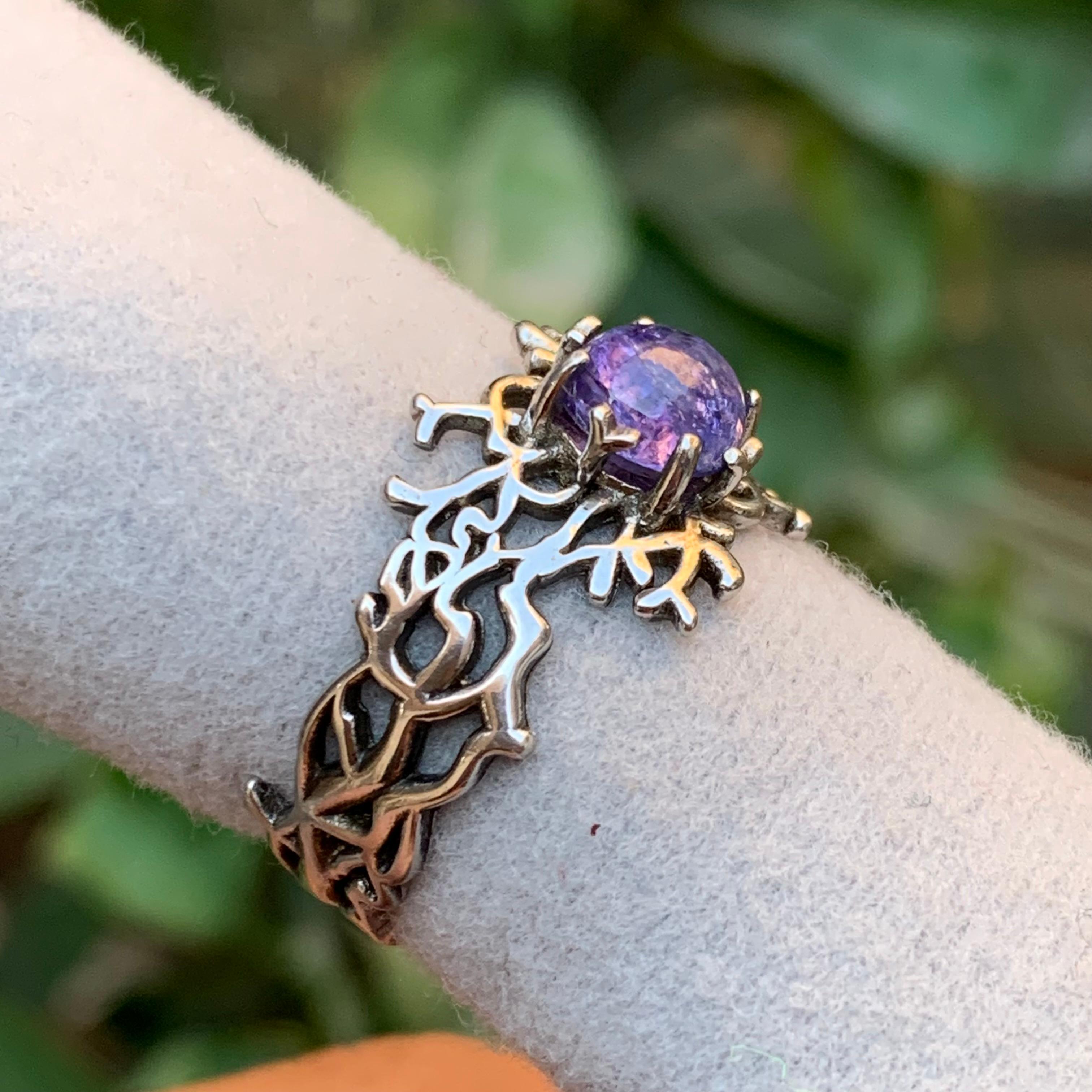 da uomo o donna Anello con gemma di tanzanite naturale di colore viola, argento 925, cabochon rotondo in vendita