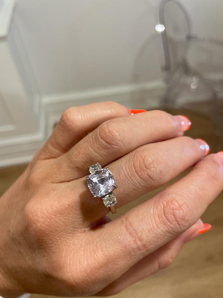 Trilogie-Ring mit 5,32 Karat violettem Saphir und Diamant im alten Minenschliff mit rosa Diamanten 8