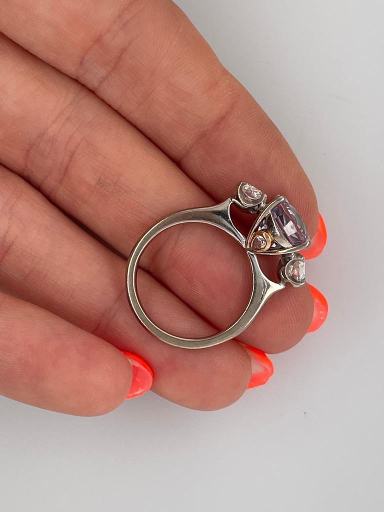 Trilogie-Ring mit 5,32 Karat violettem Saphir und Diamant im alten Minenschliff mit rosa Diamanten 12