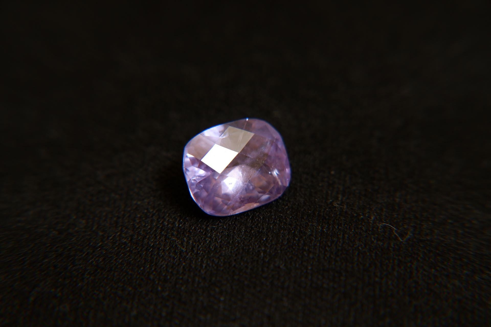 2.03 ct Violet Sapphire, Unheated, Premium Cut, GIA For Sale 2